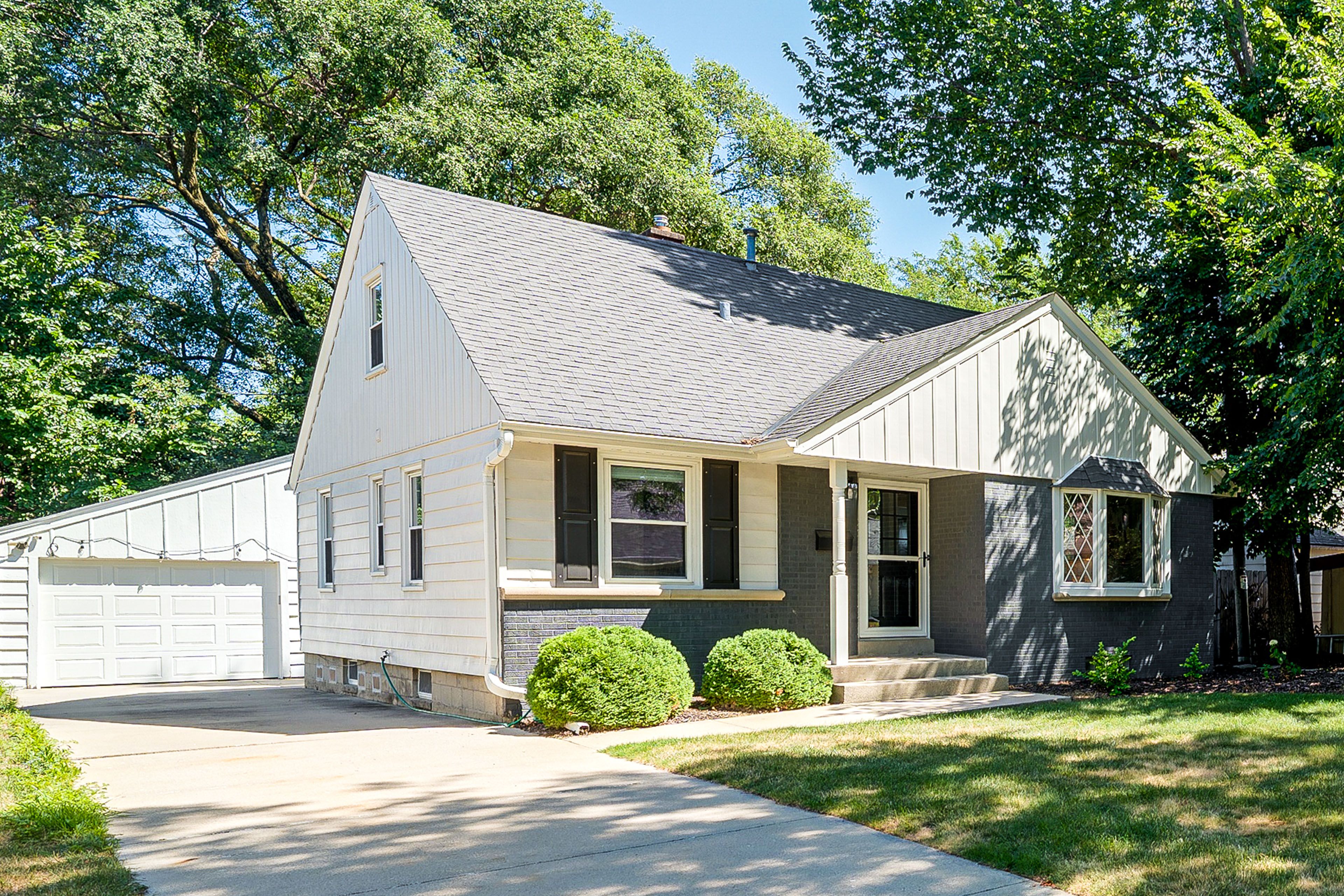 Garage | 1 Compact Vehicle | Driveway | 3 Vehicles
