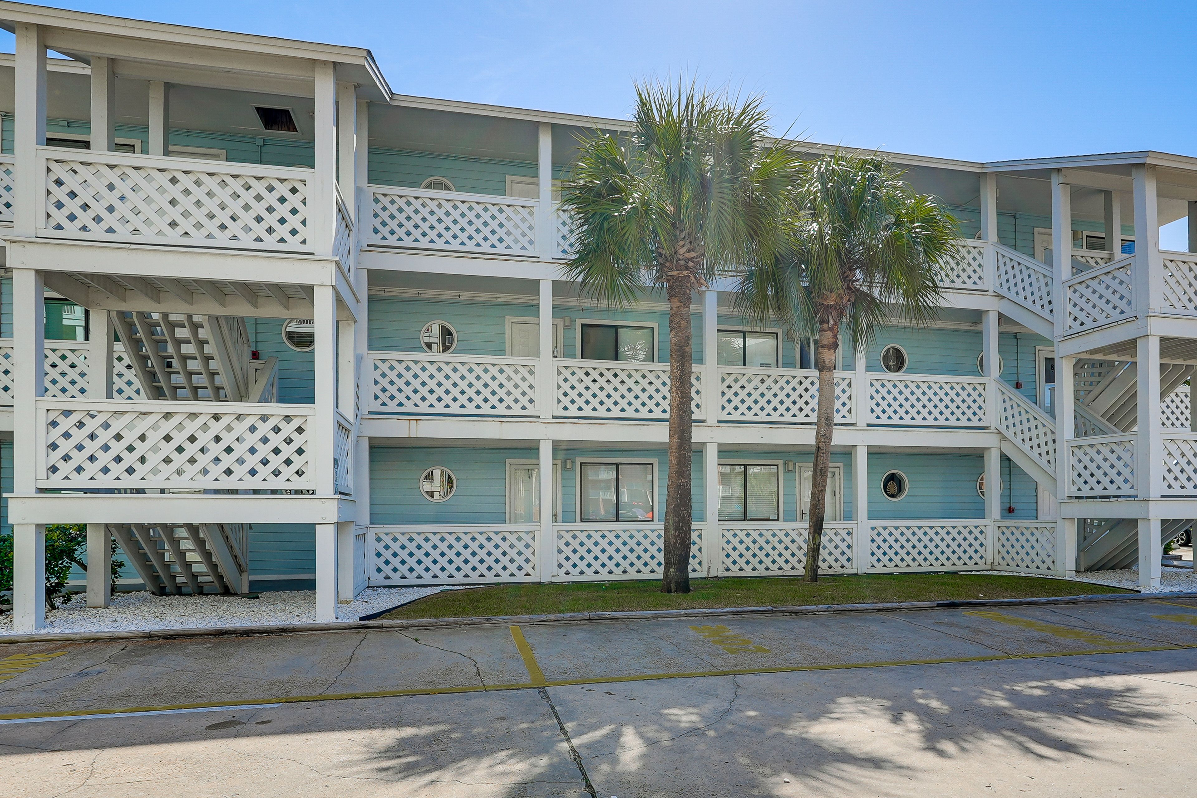 Community Parking | 2 Vehicles