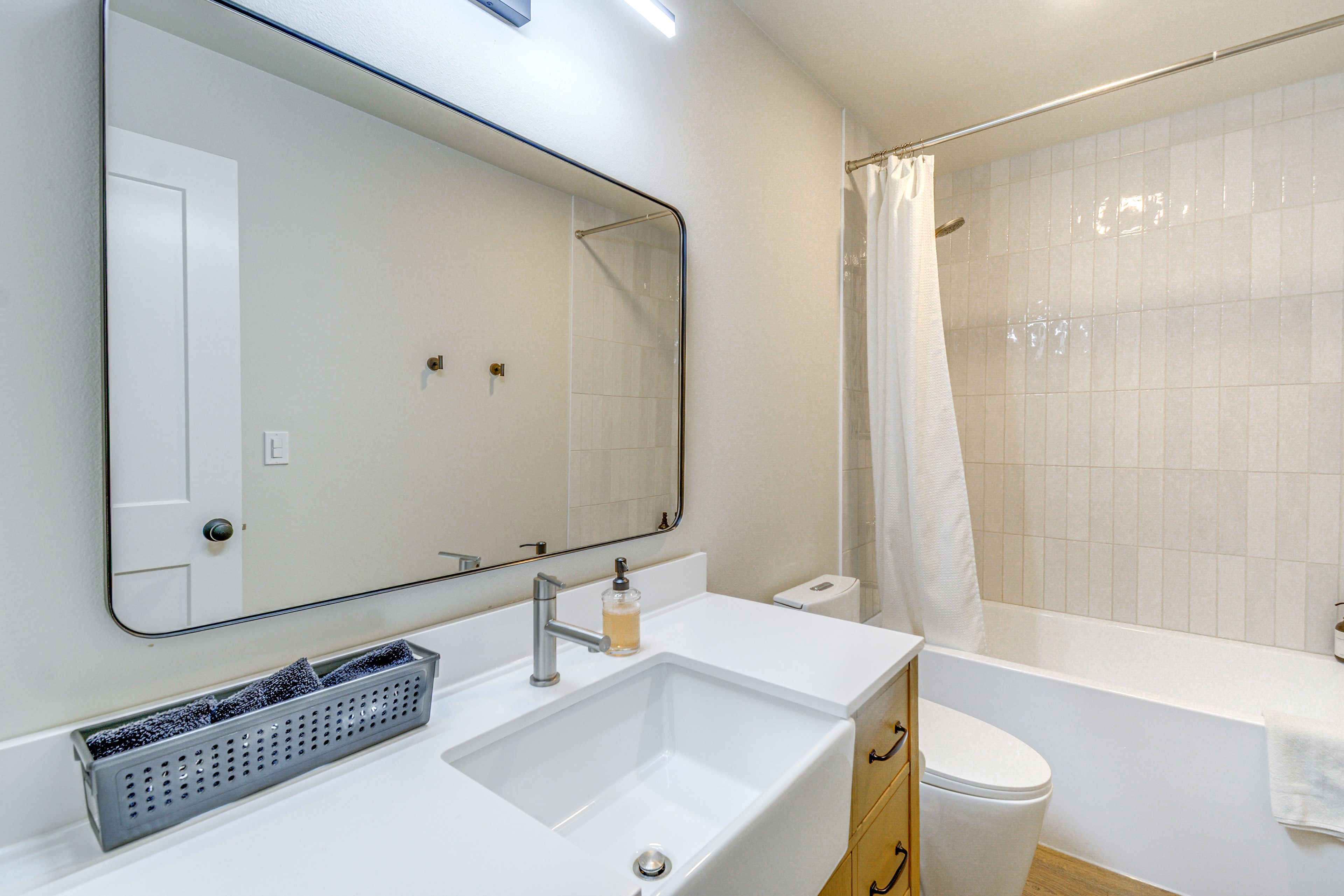 Full Bathroom | 1st Floor