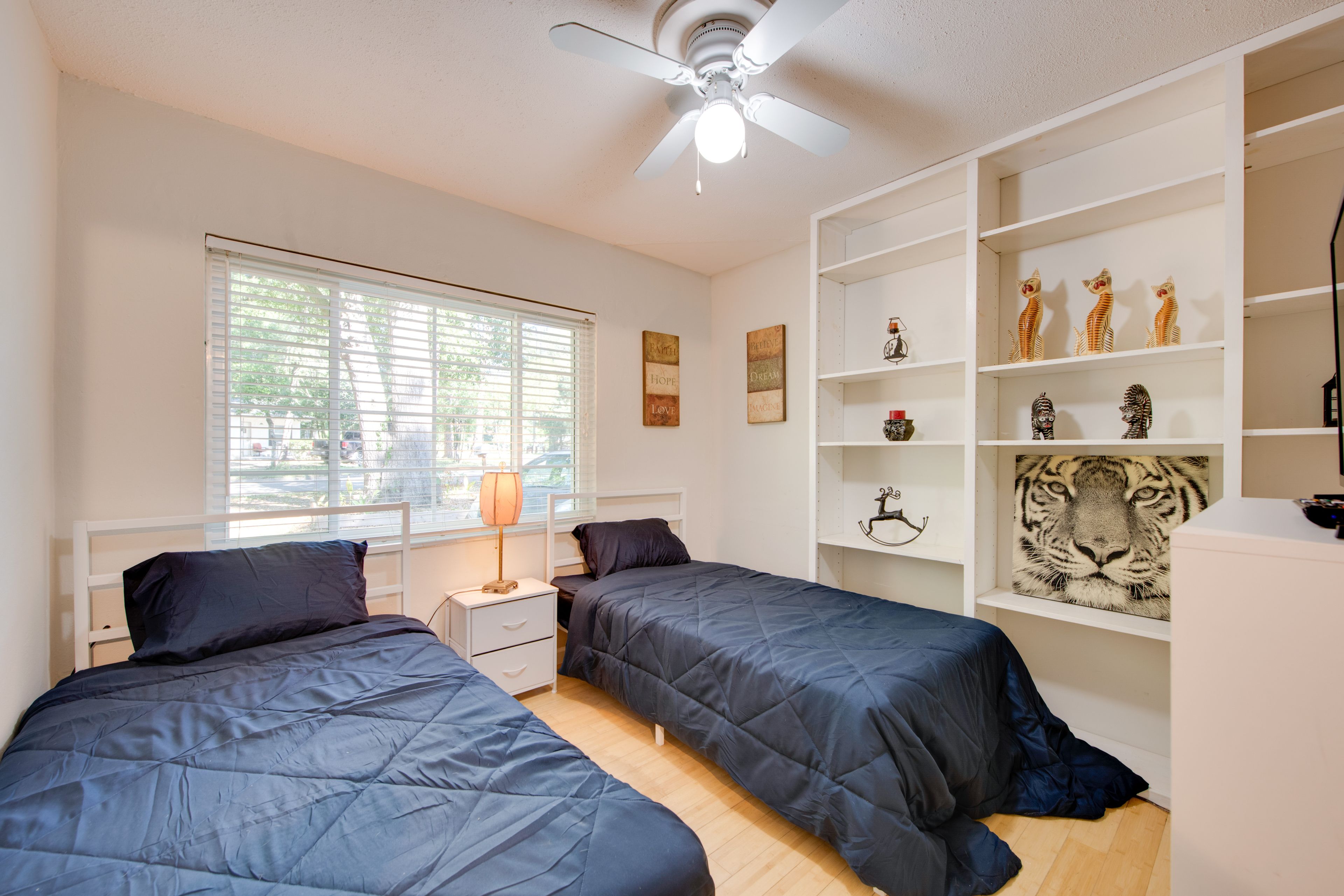 Bedroom 3 | 2 Twin Beds