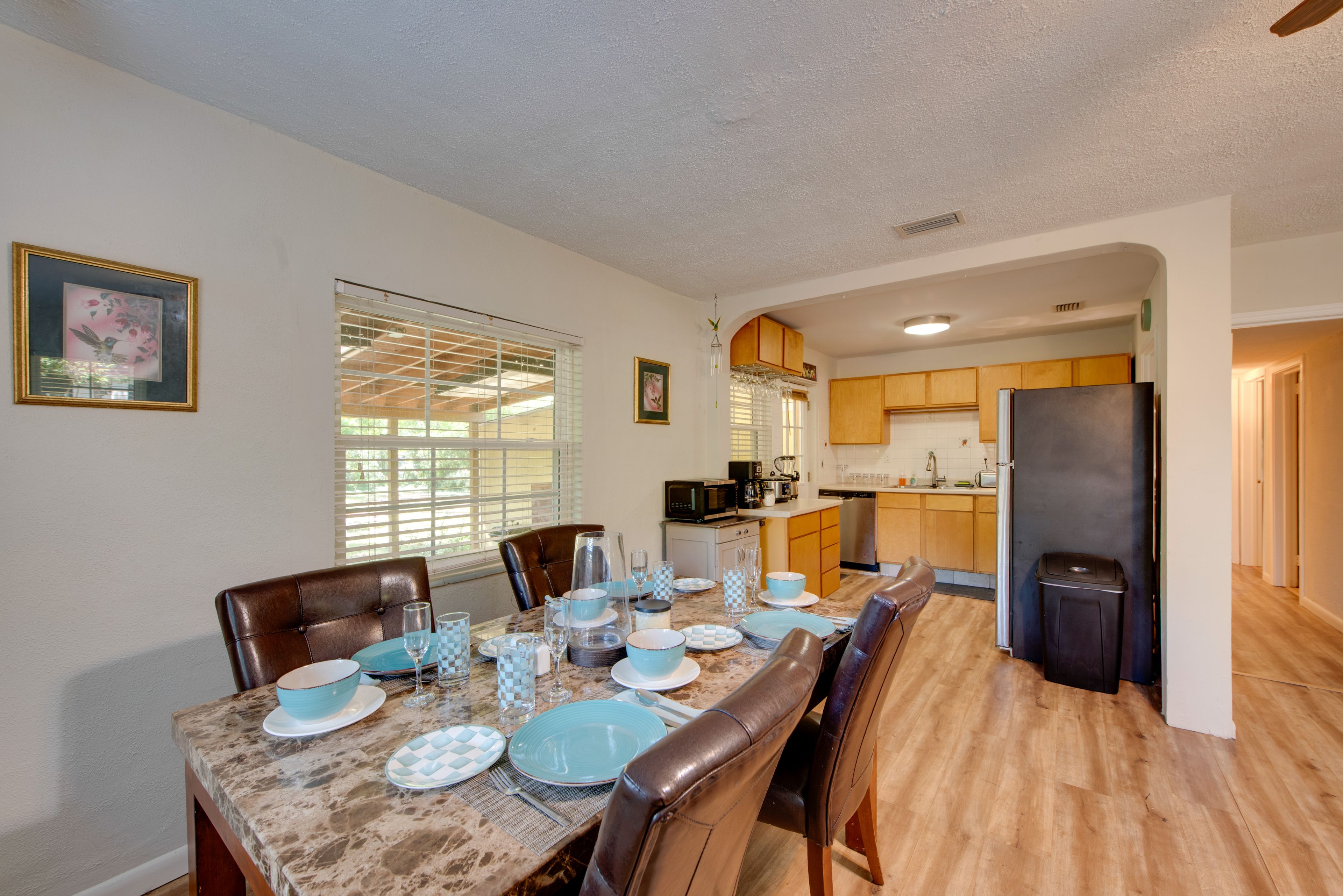Kitchen & Dining Area