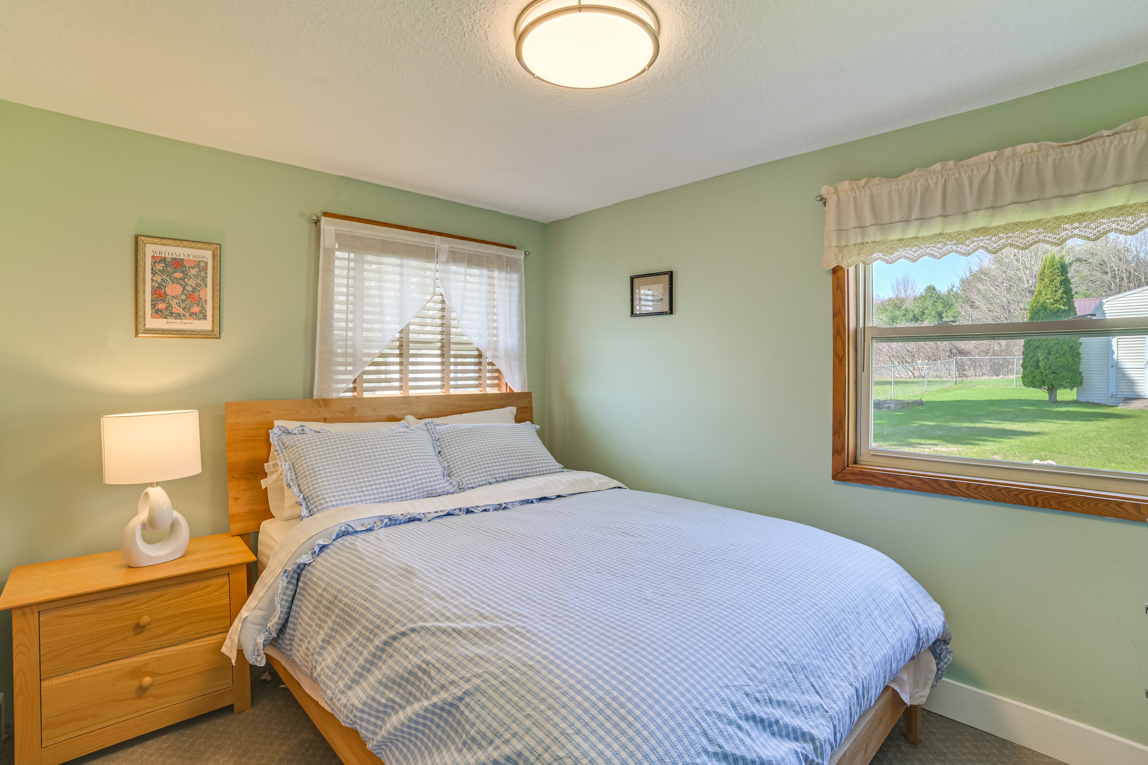 Bedroom 2 | Queen Bed