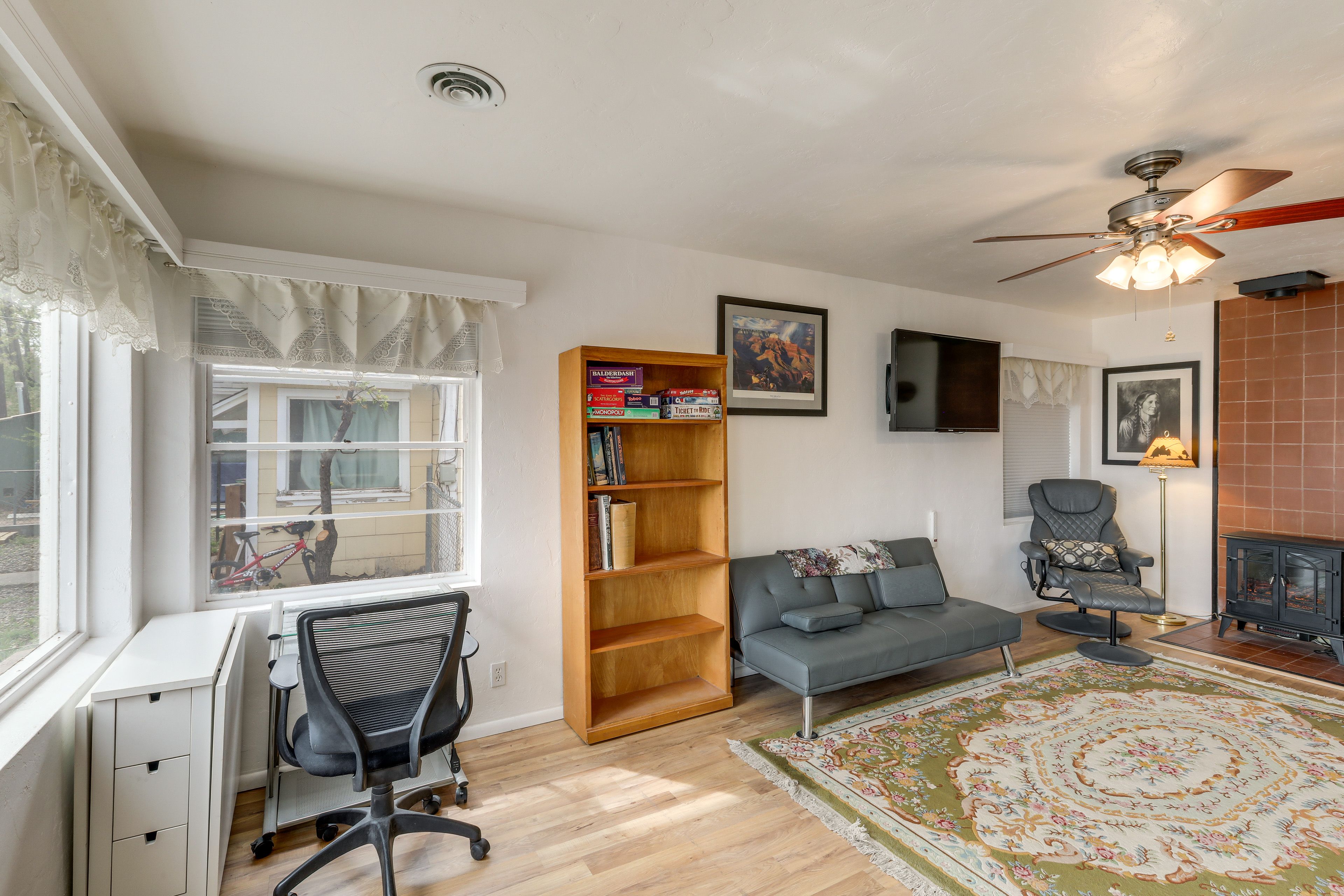 Living Room | Flat-Screen TV