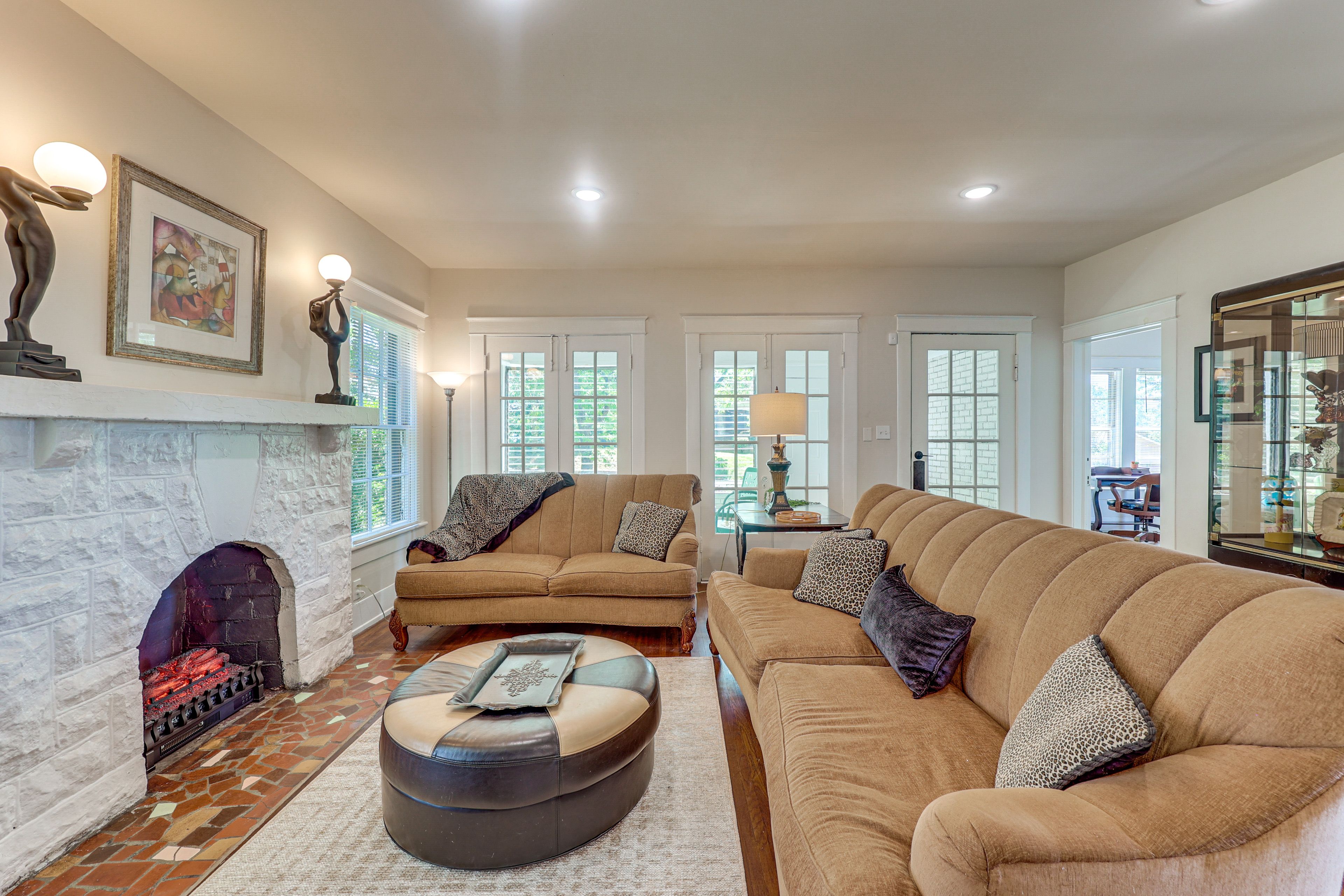 Living Area | Fireplace