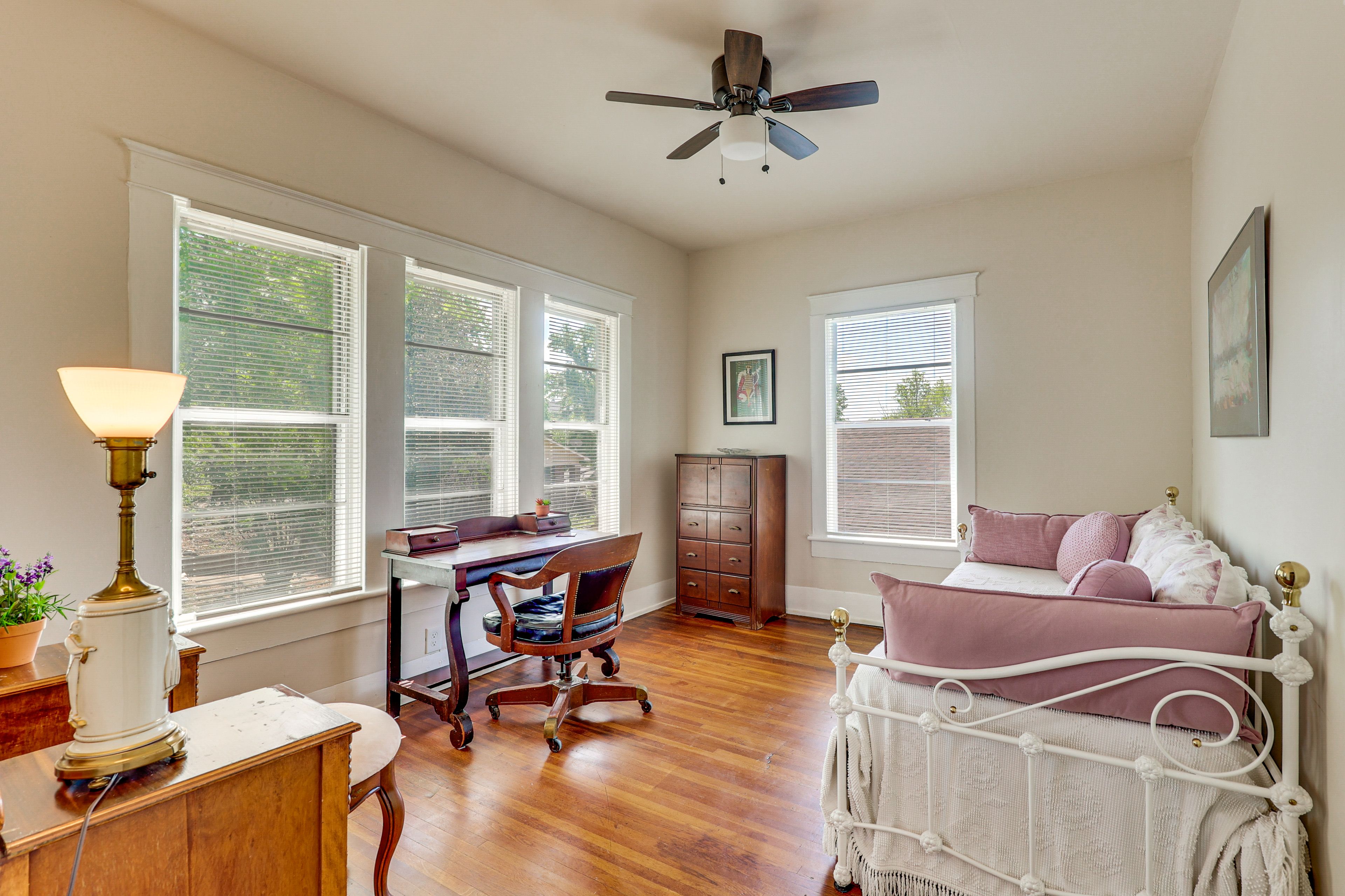 Bedroom 3 | Twin Daybed w/ Twin Trundle