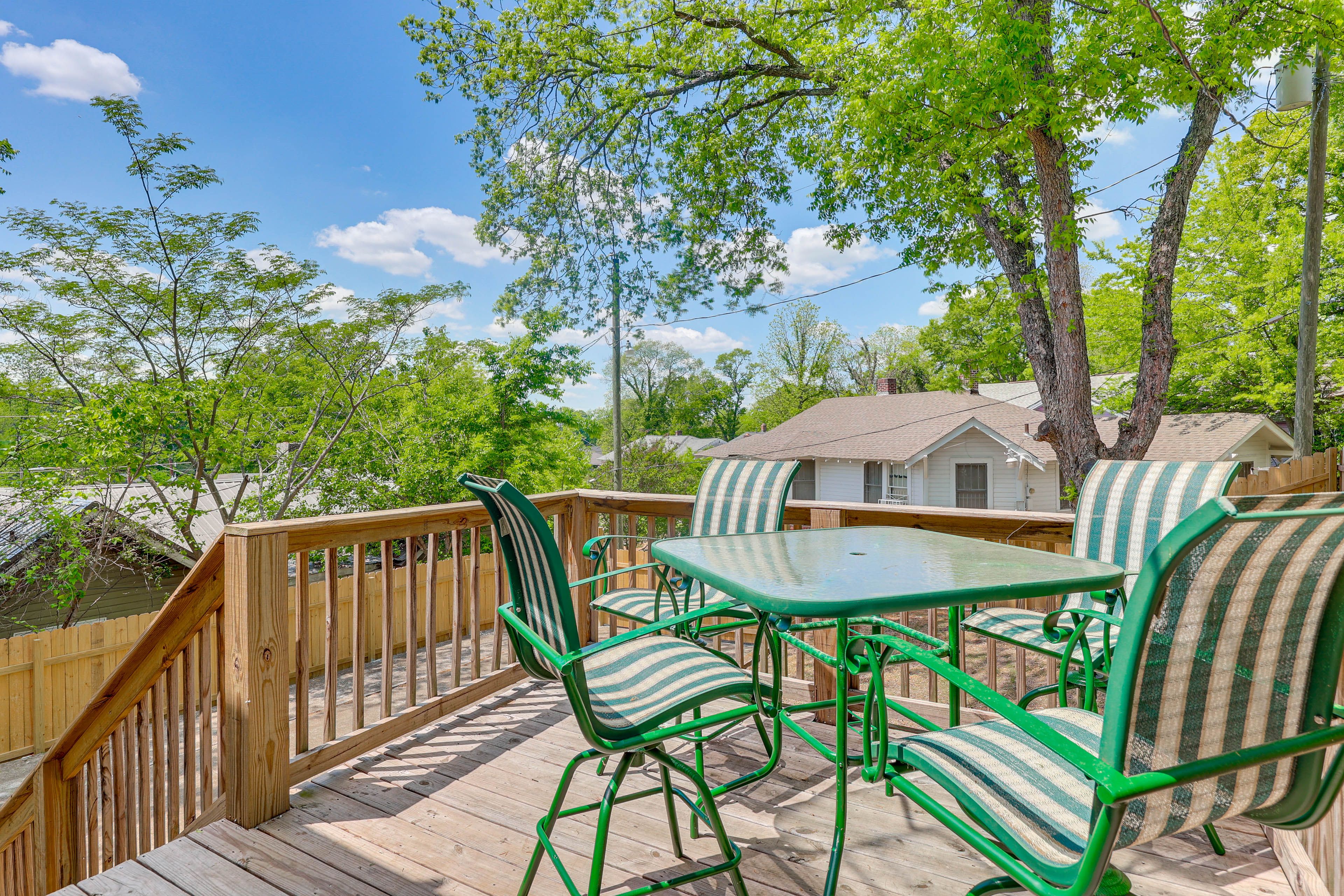Back Deck w/ Dining Area