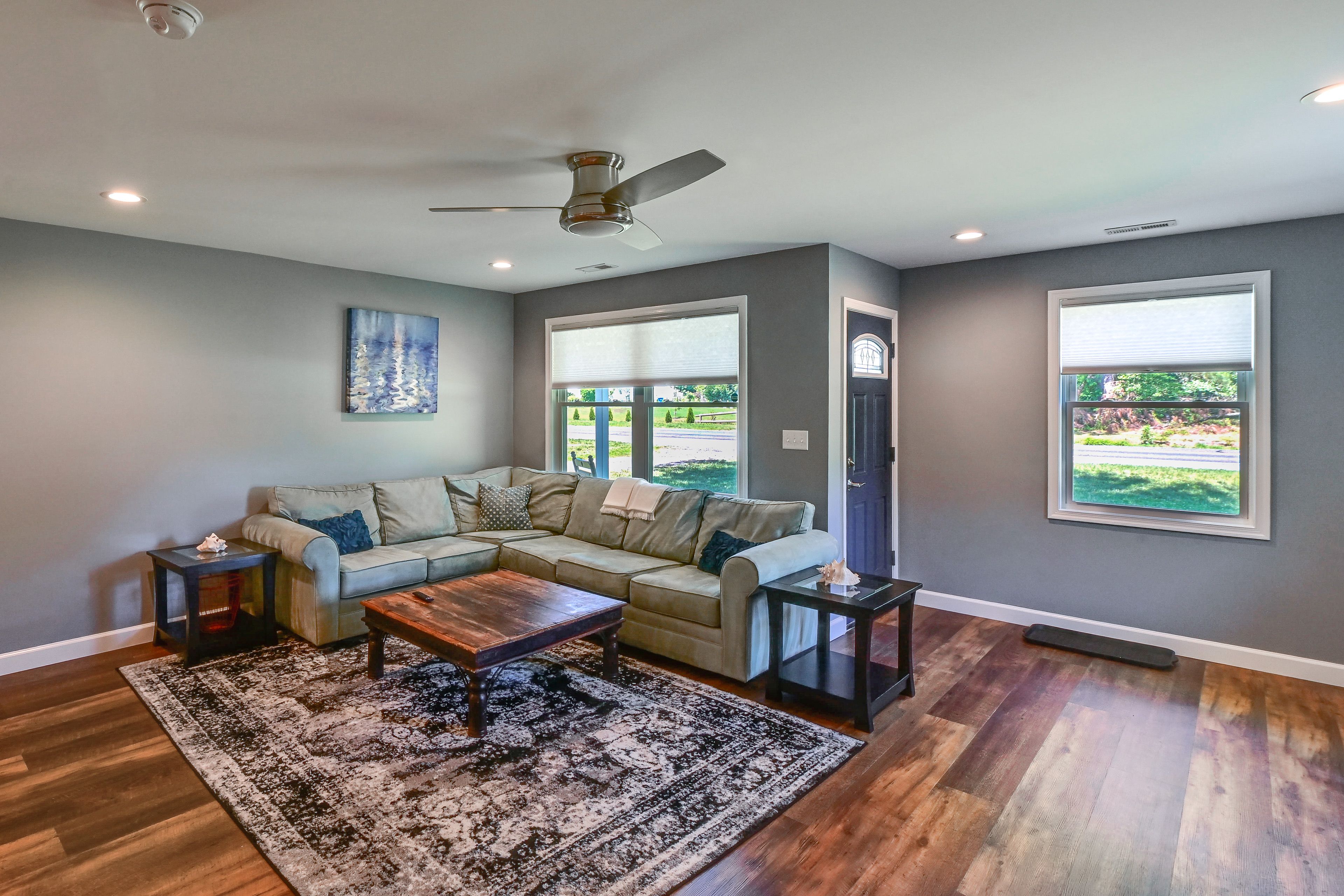 Living Room | Queen Sleeper Sofa