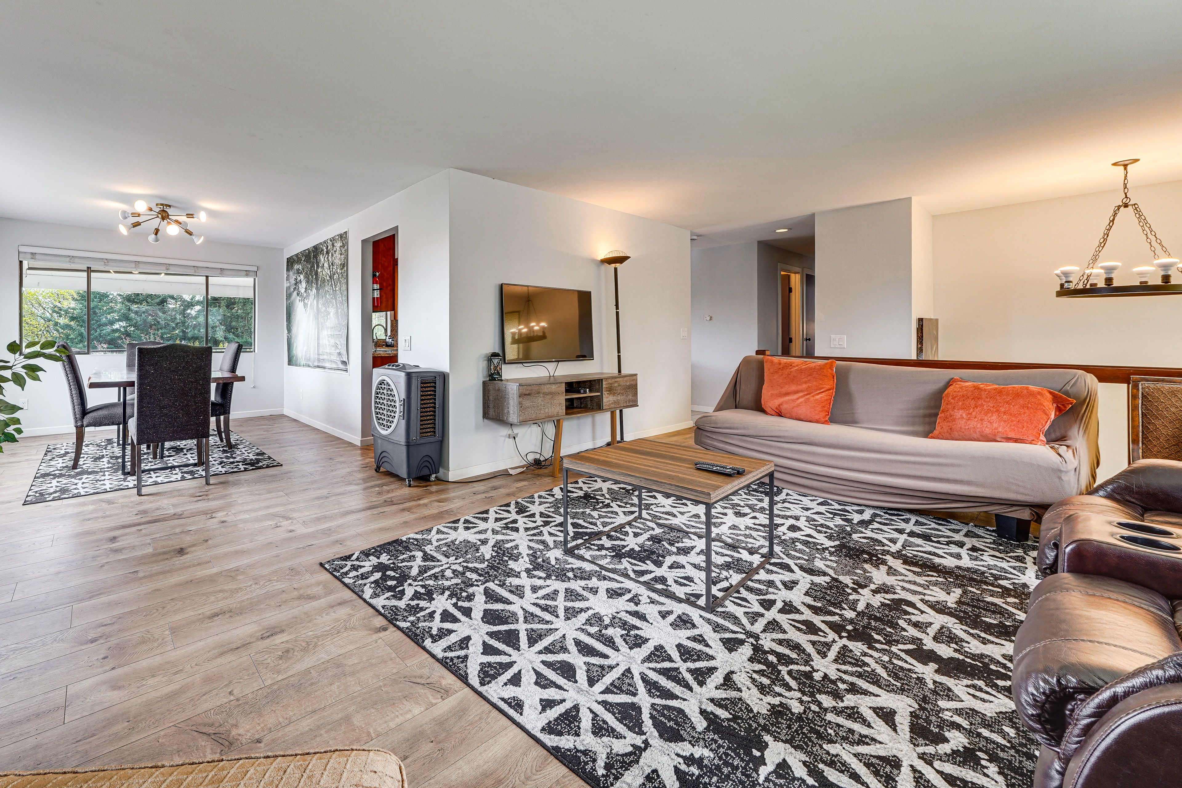 Living Room | Smart TV
