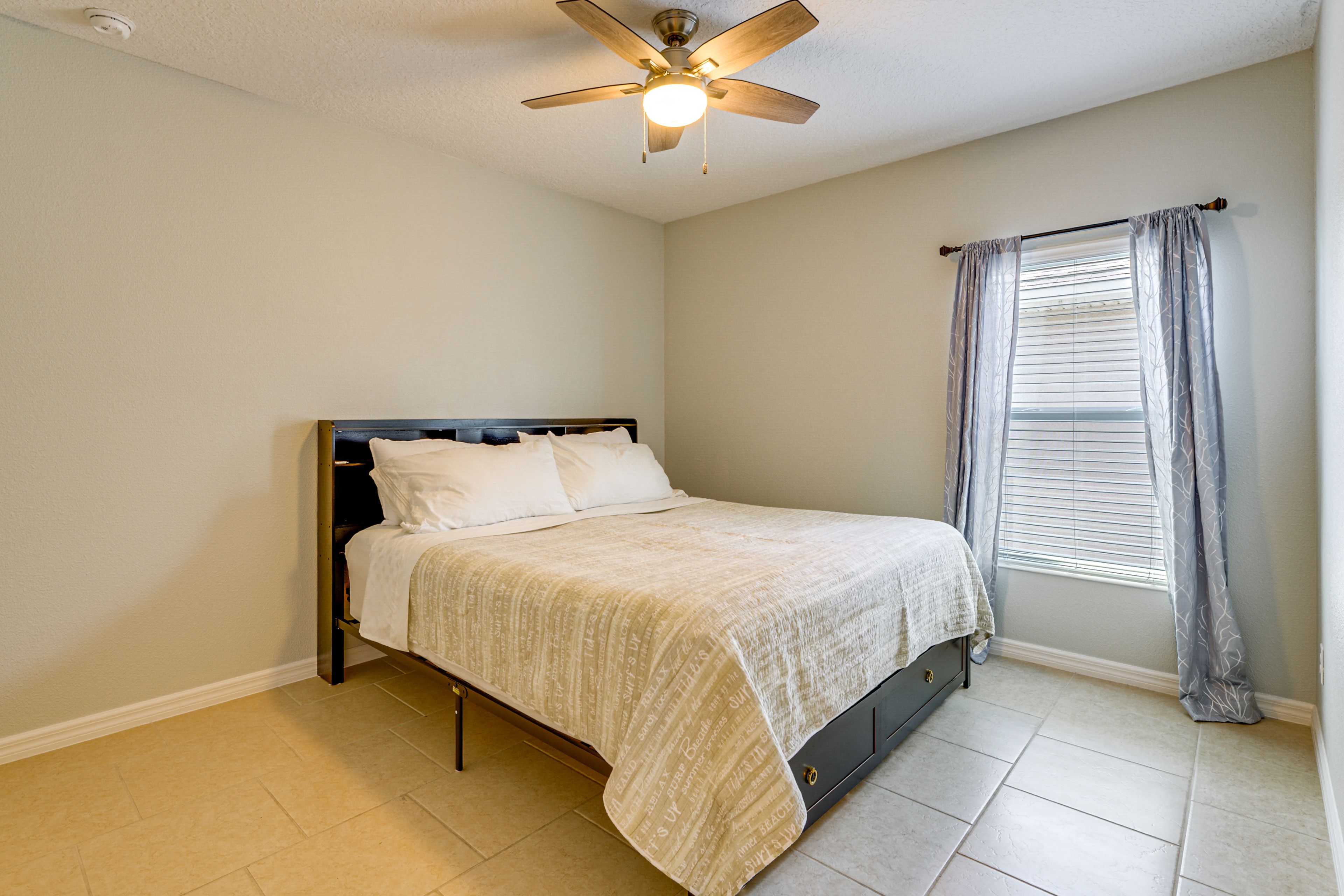Bedroom 2 | King Bed