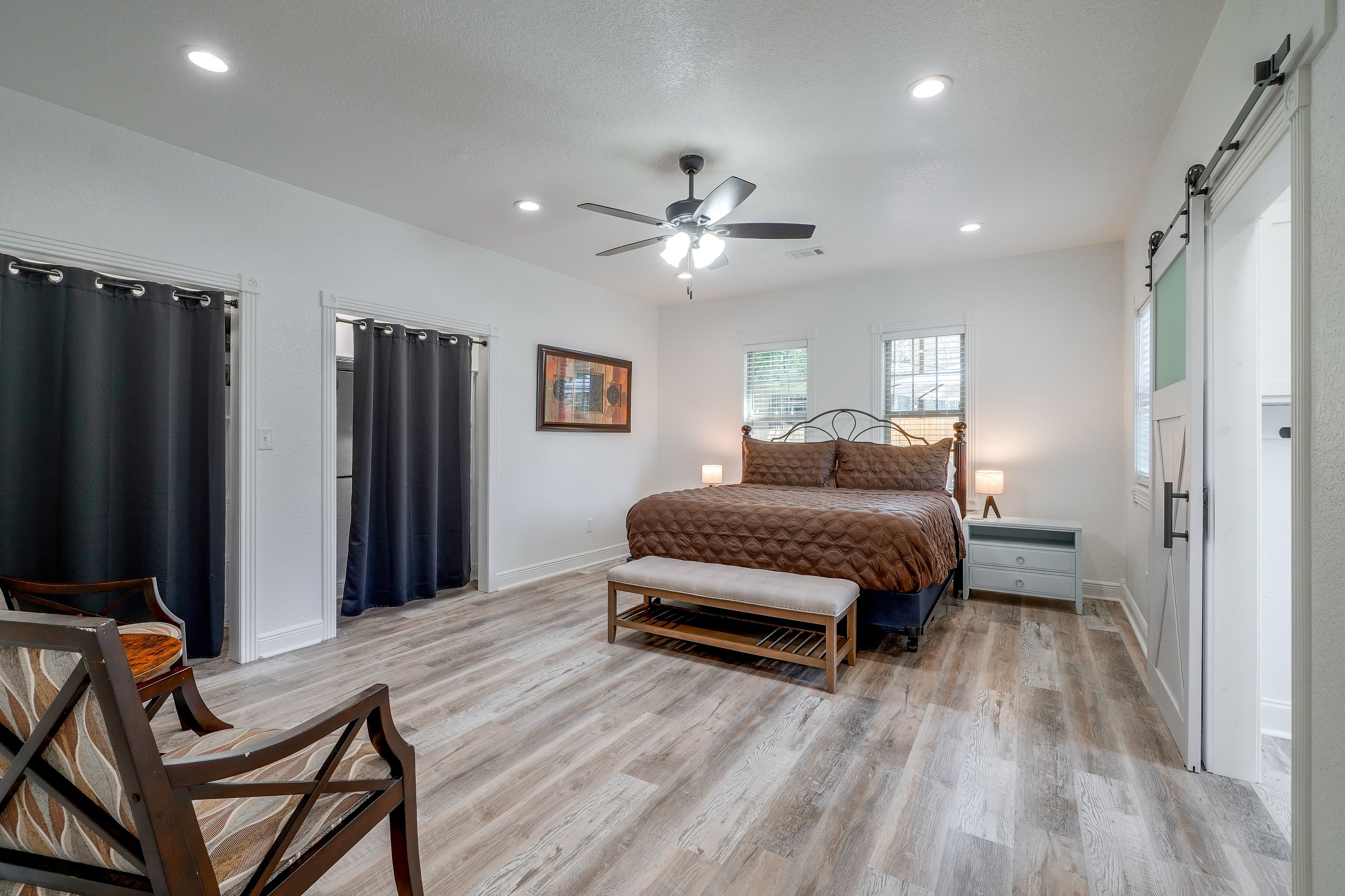 Bedroom 1 | King Bed