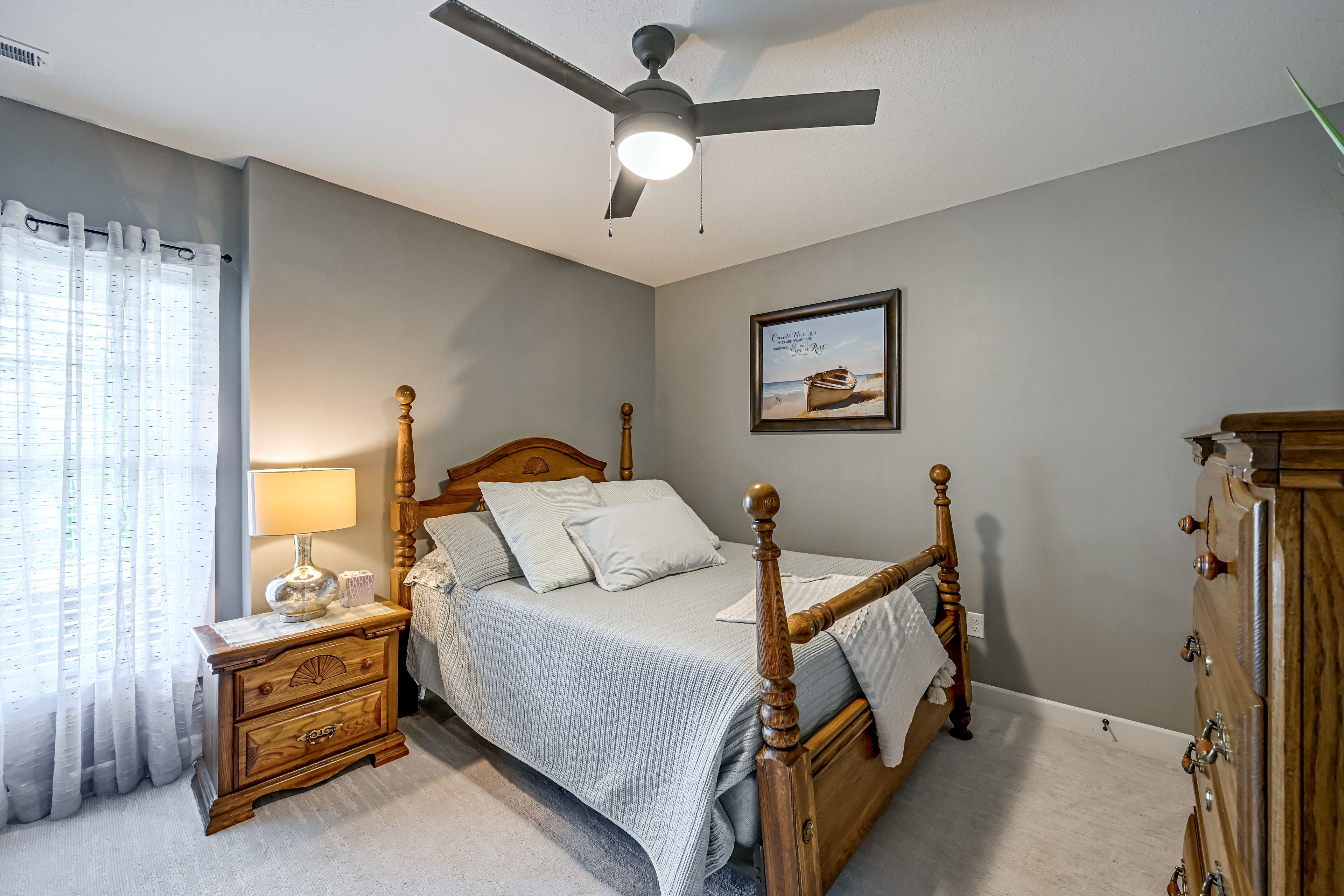 Bedroom 1 | Queen Bed