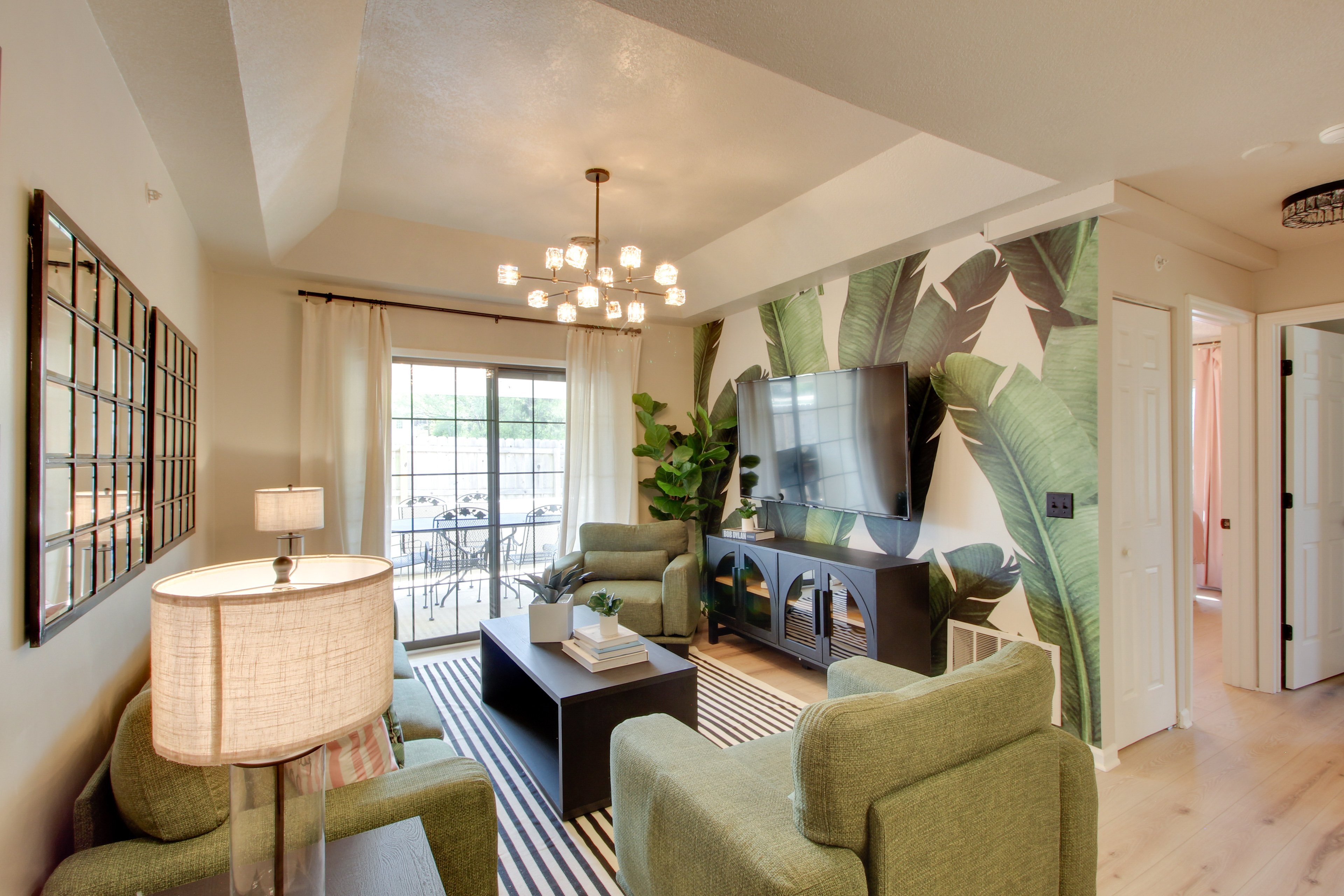 Living Room | Queen Sleeper Sofa