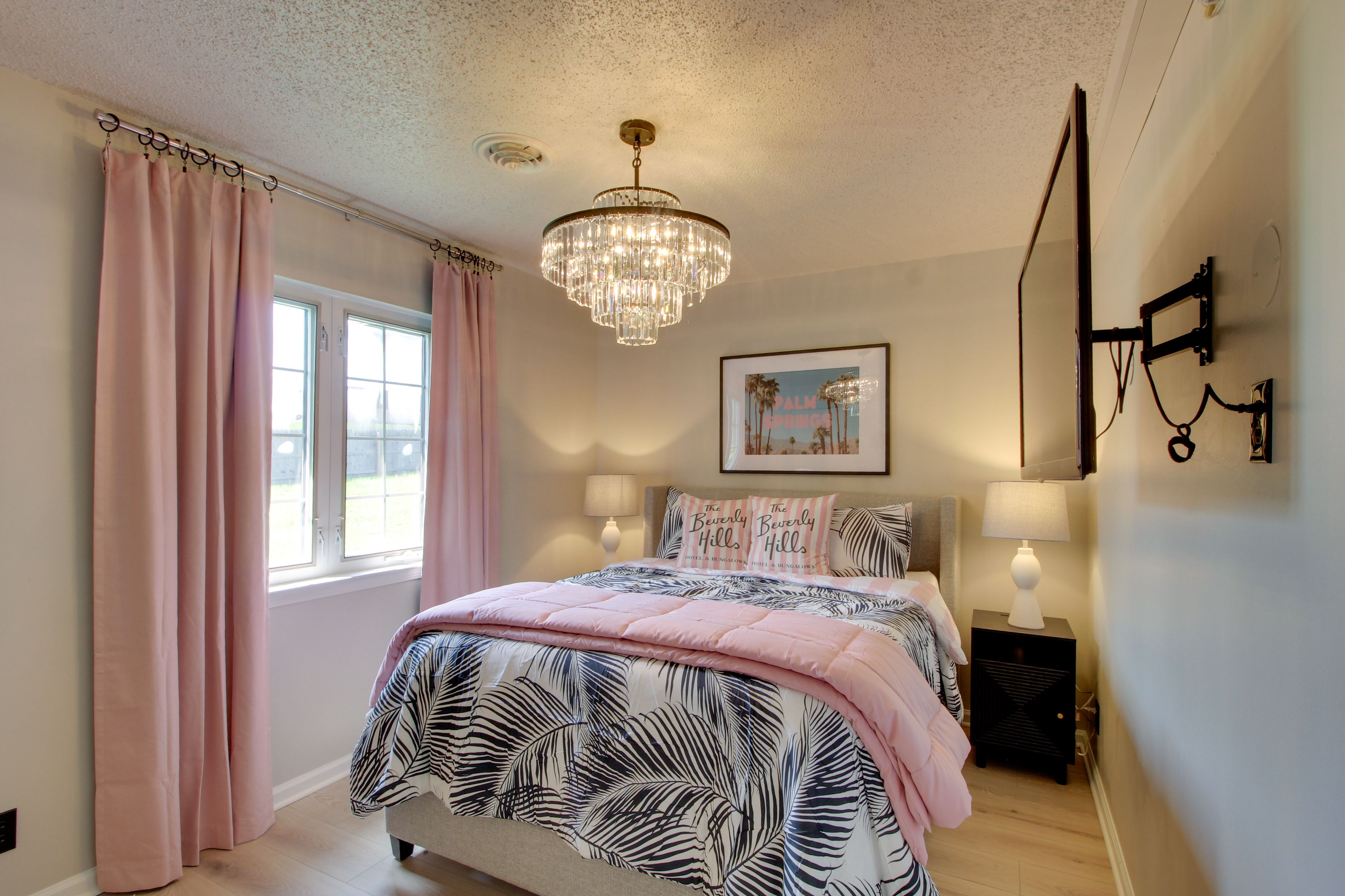 Bedroom 2 | Queen Bed