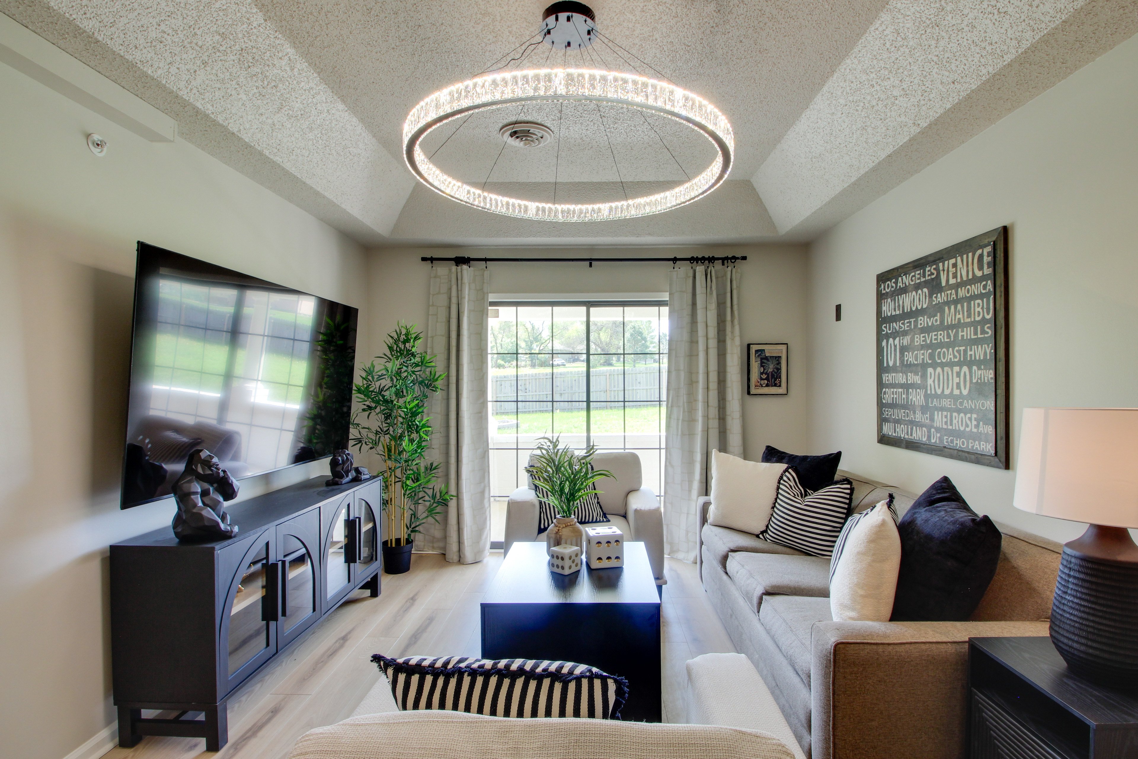 Living Room | Queen Sleeper Sofa