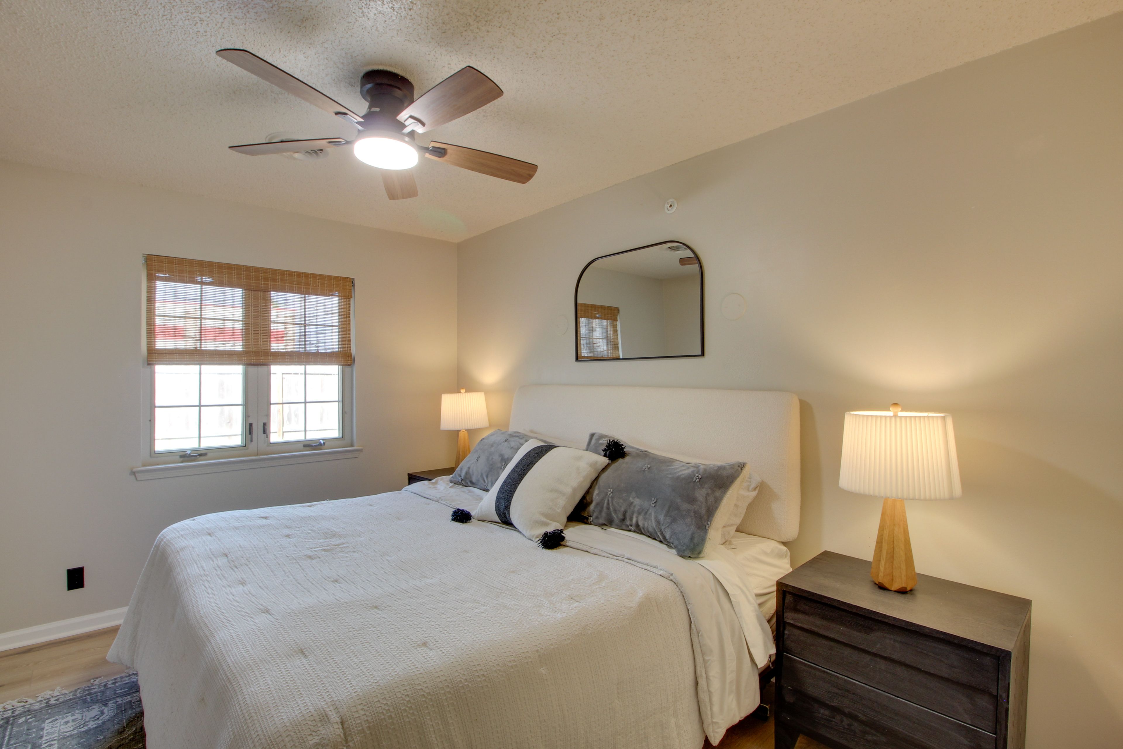 Bedroom | King Bed