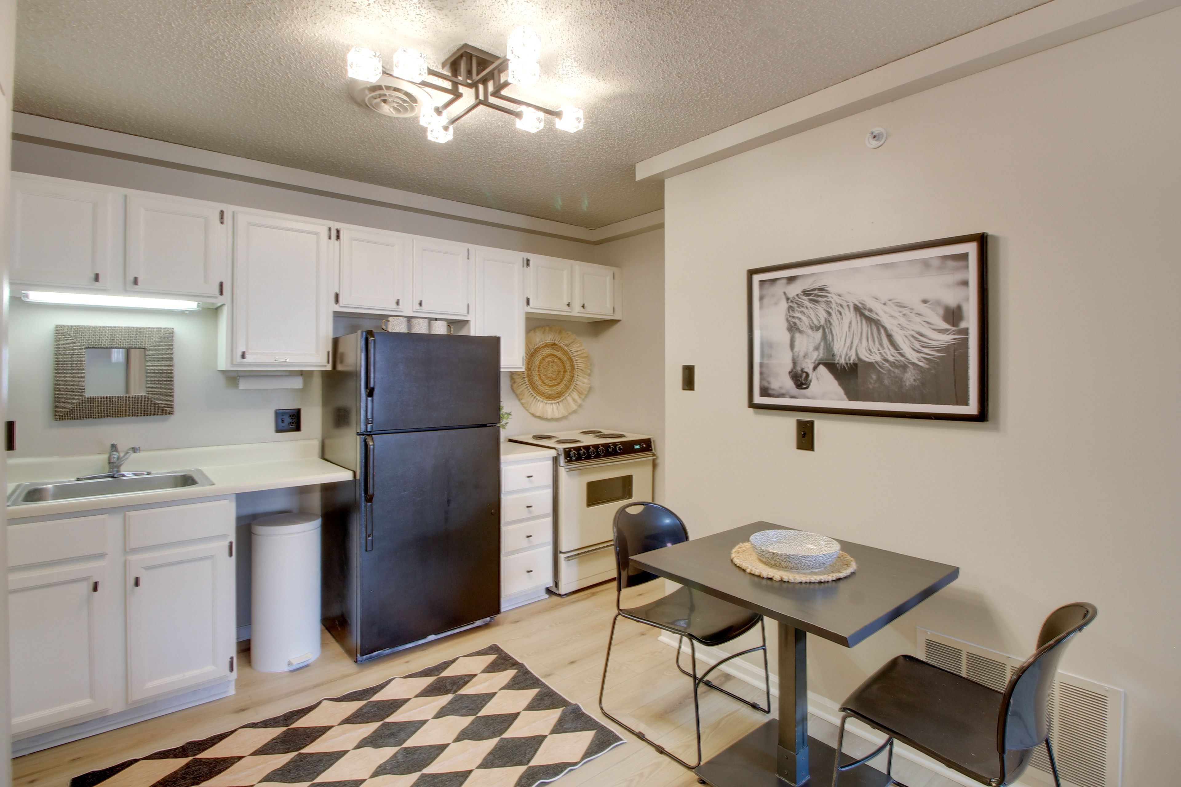 Kitchen | Dining Area