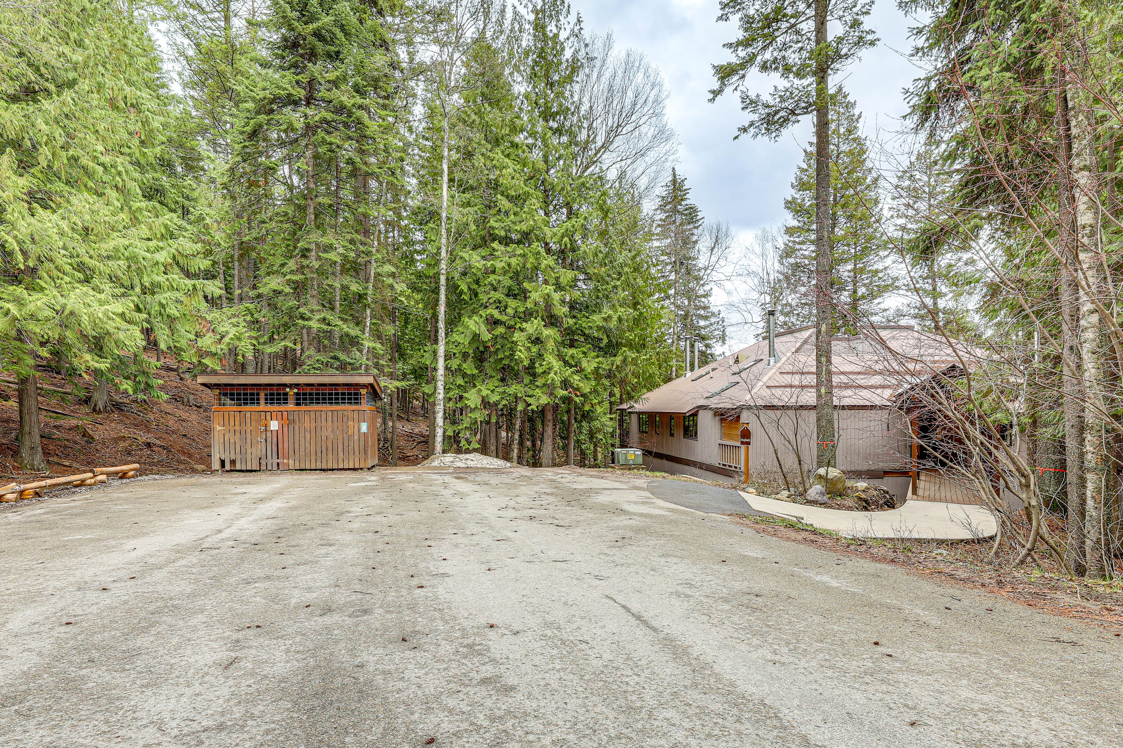 Parking | Community Lot (All Vehicles) | RV/Trailer Parking Available On-Site