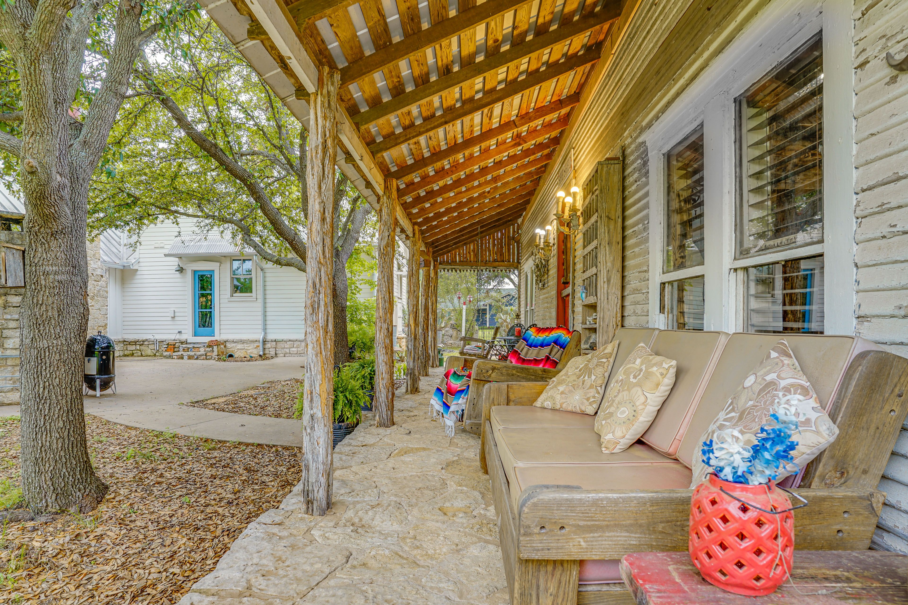 Covered Porch | Outdoor Seating