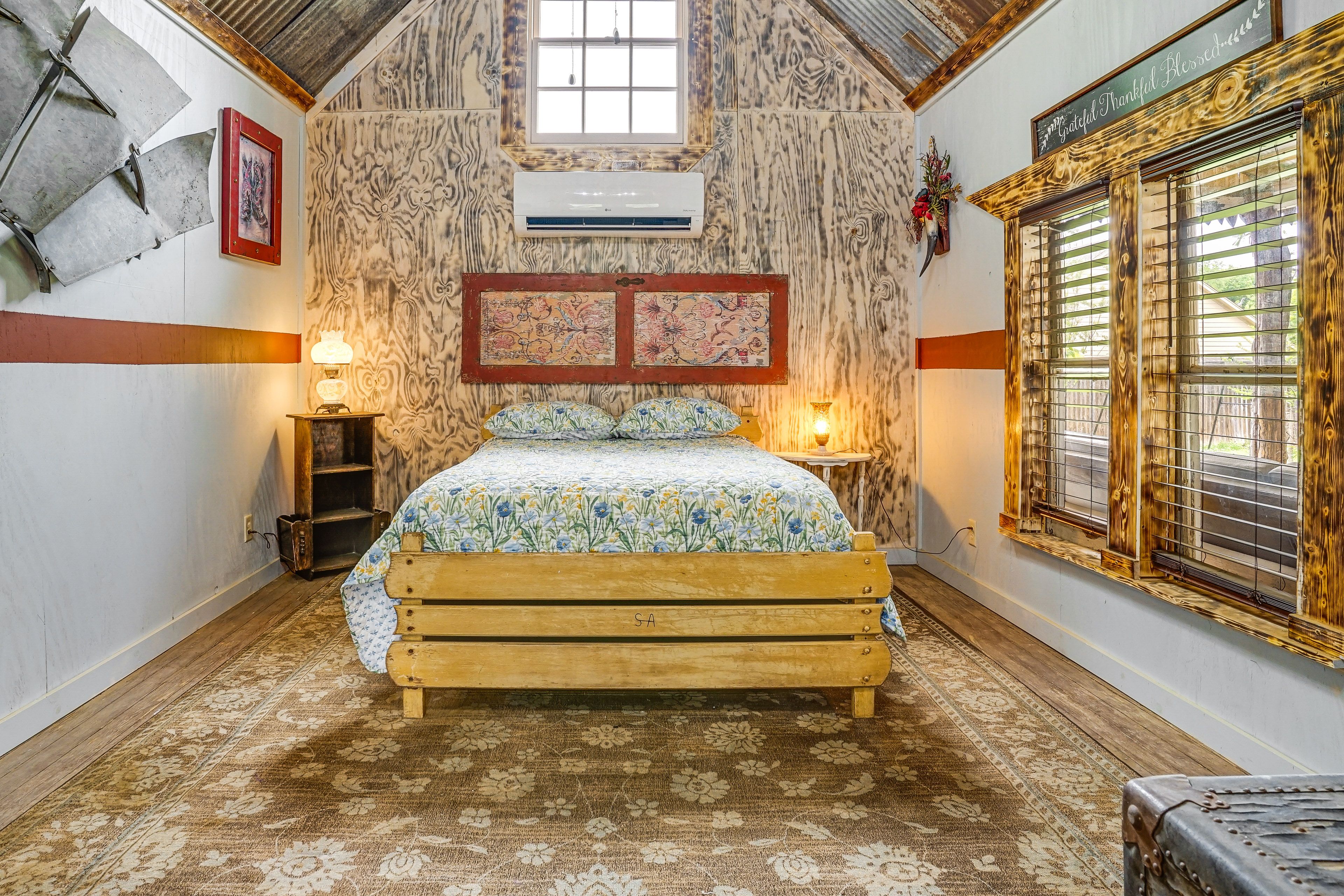 Bedroom | Full Bed