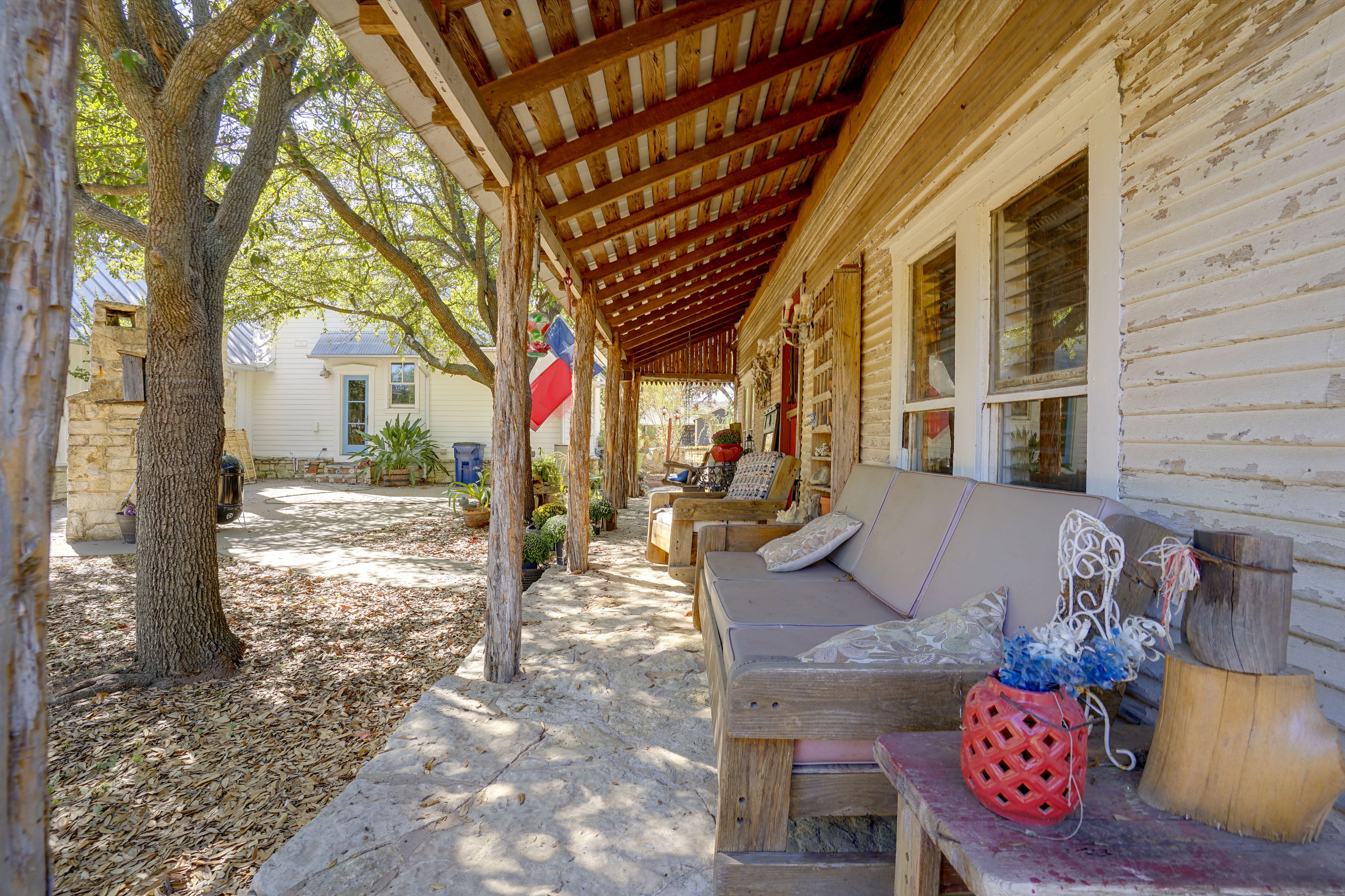 Covered Porch | Outdoor Seating