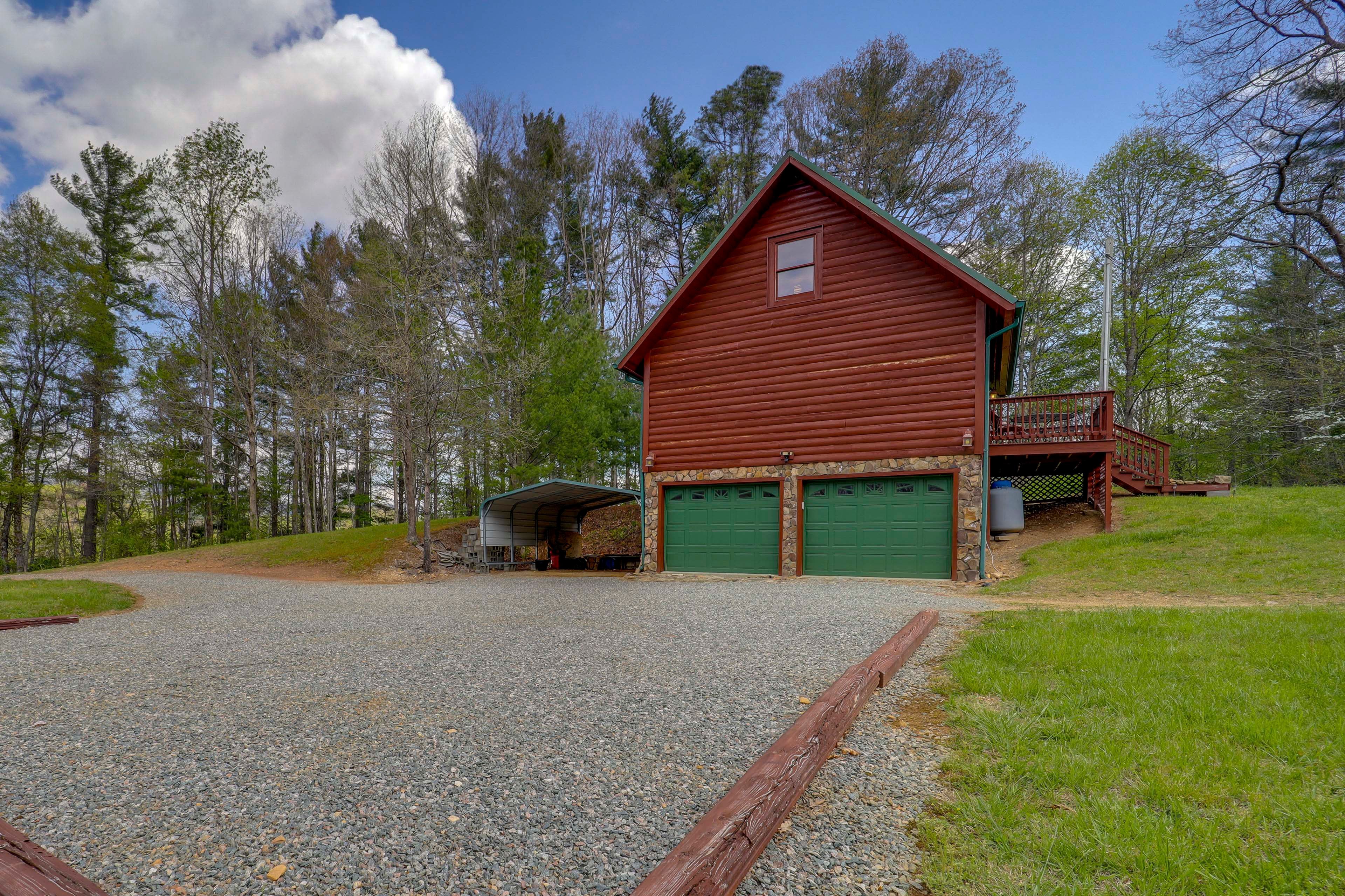 Parking | Gravel Driveway (2 Vehicles)