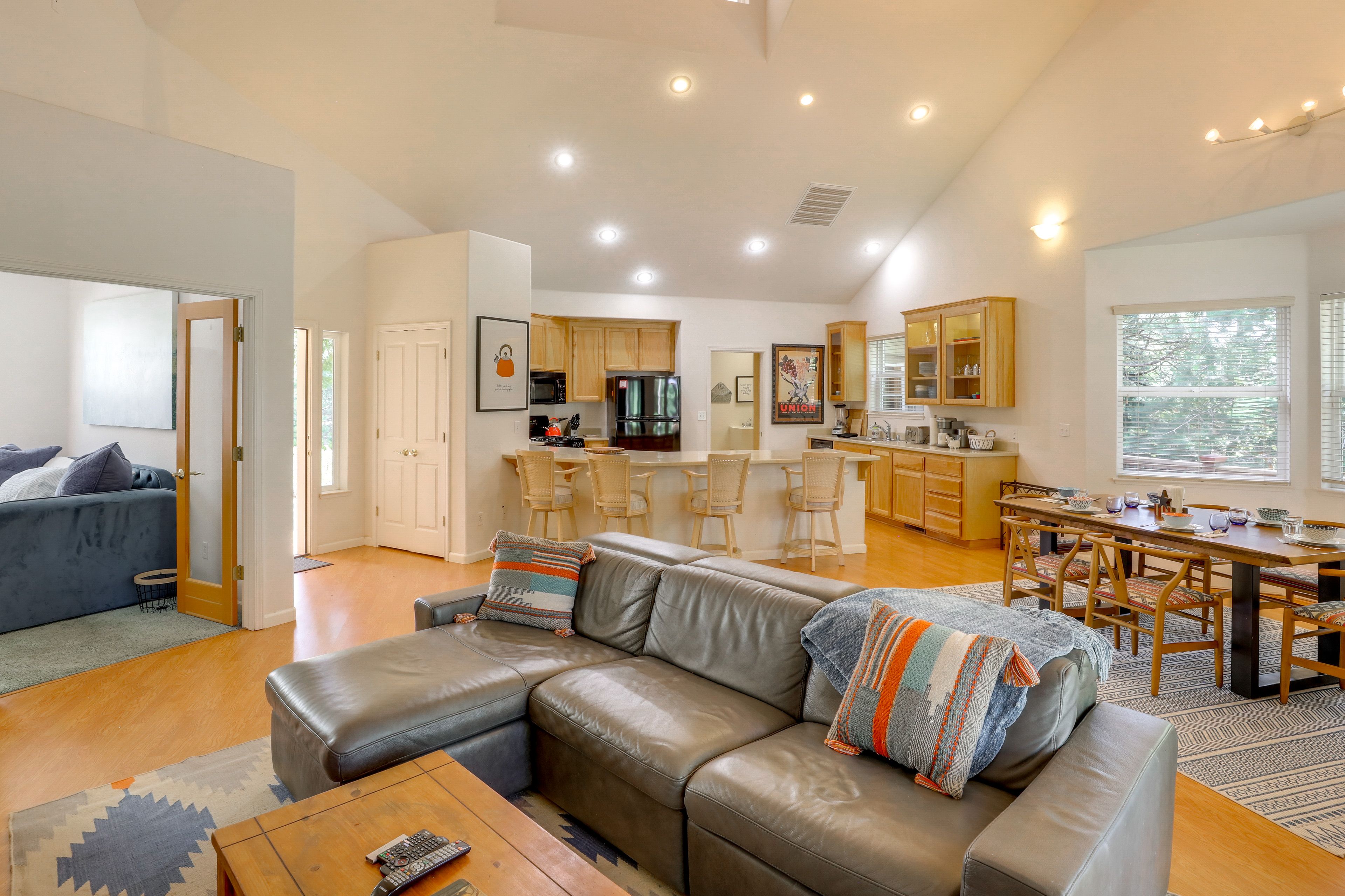 Living Room | Smart TV