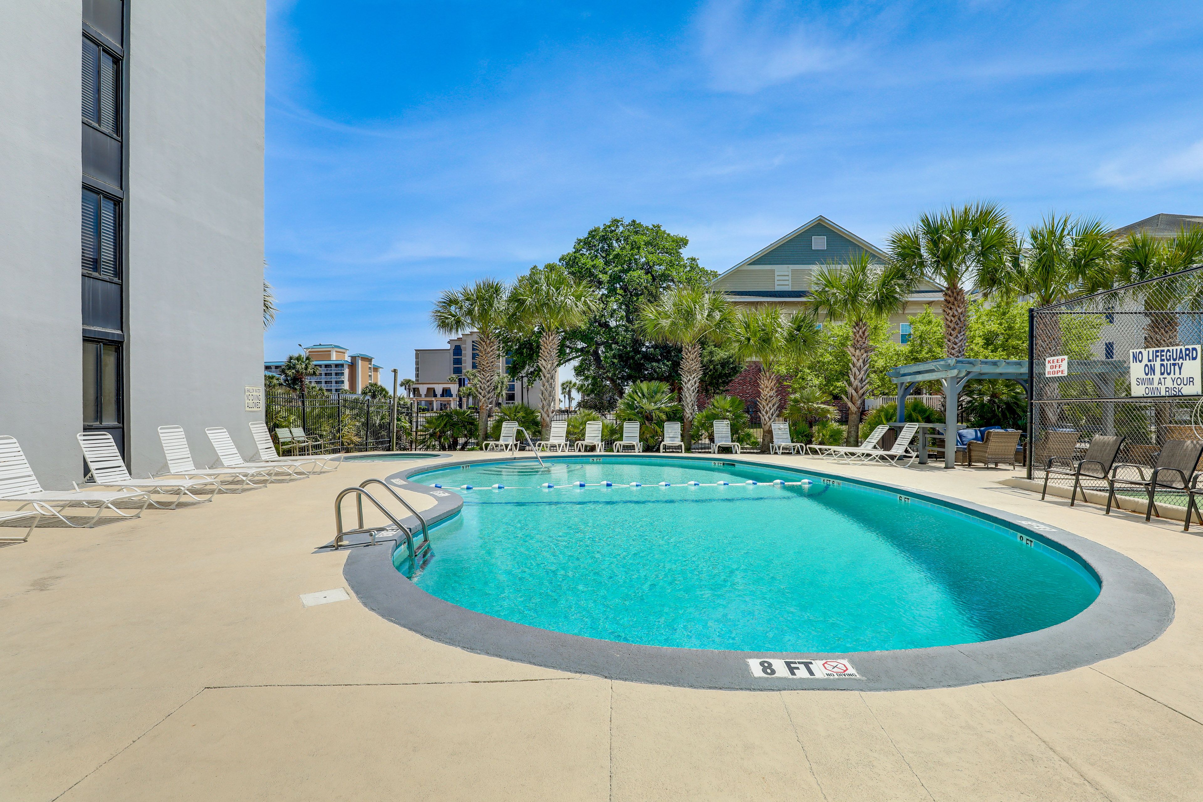Community Amenities | Pool | Kiddie Pool | Grilling Area | Hot Tub
