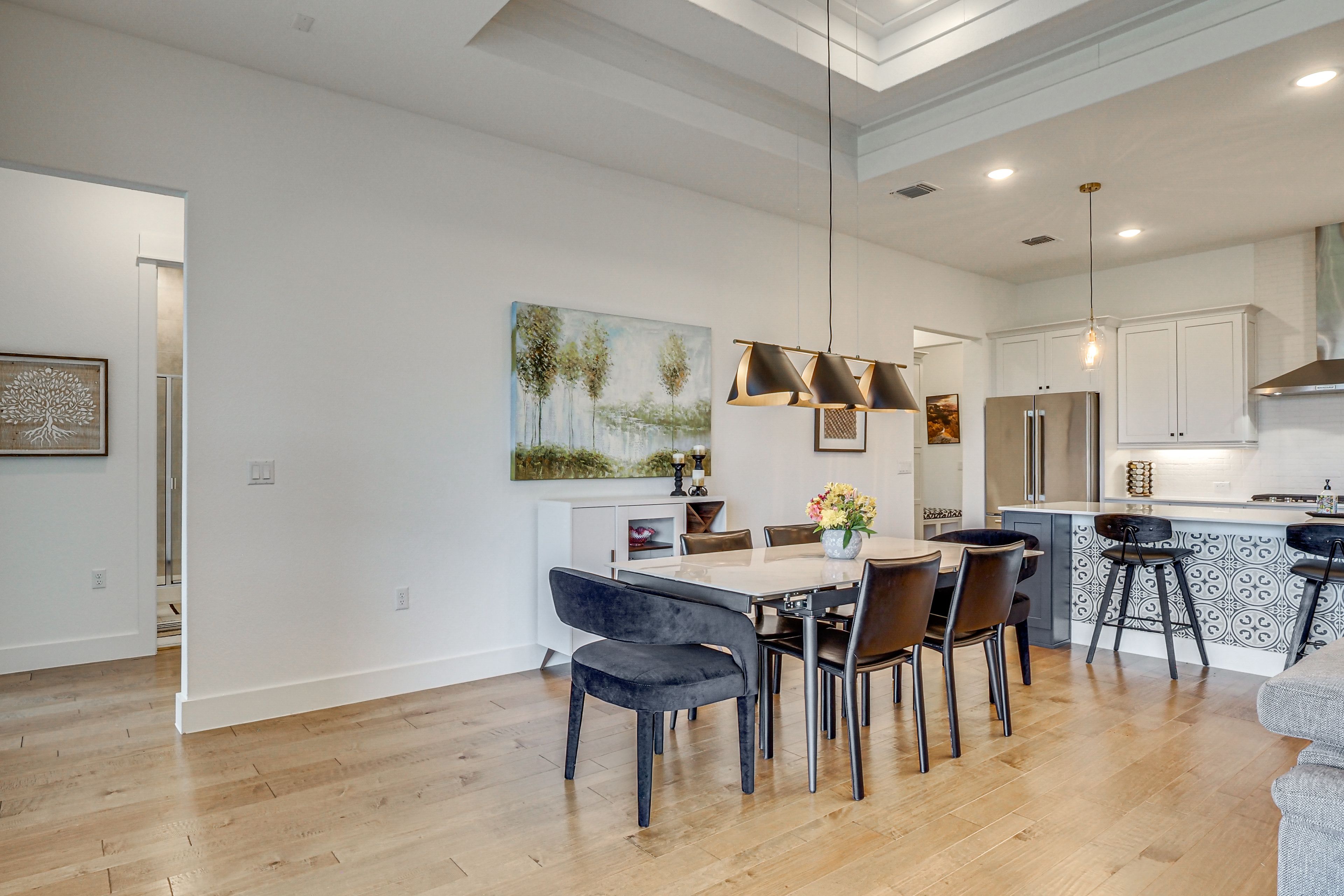 Dining Space | Expandable Table