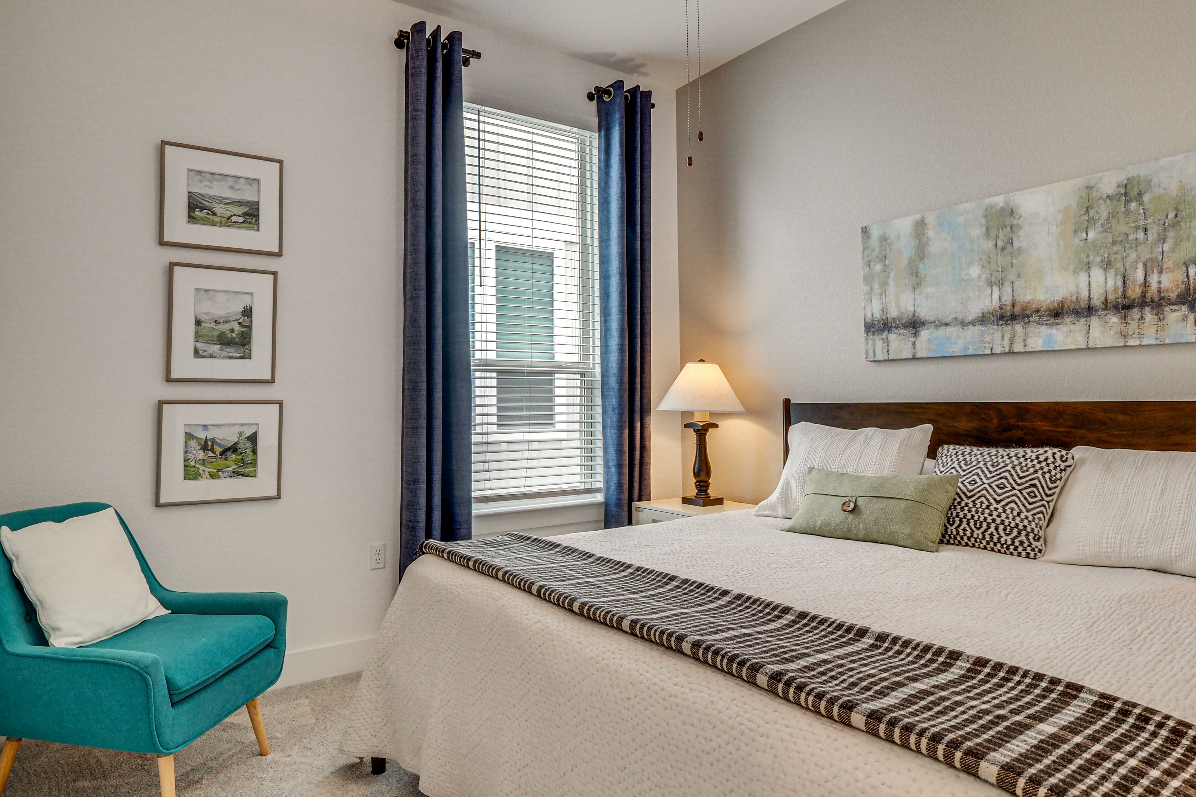 Bedroom 2 | King Bed