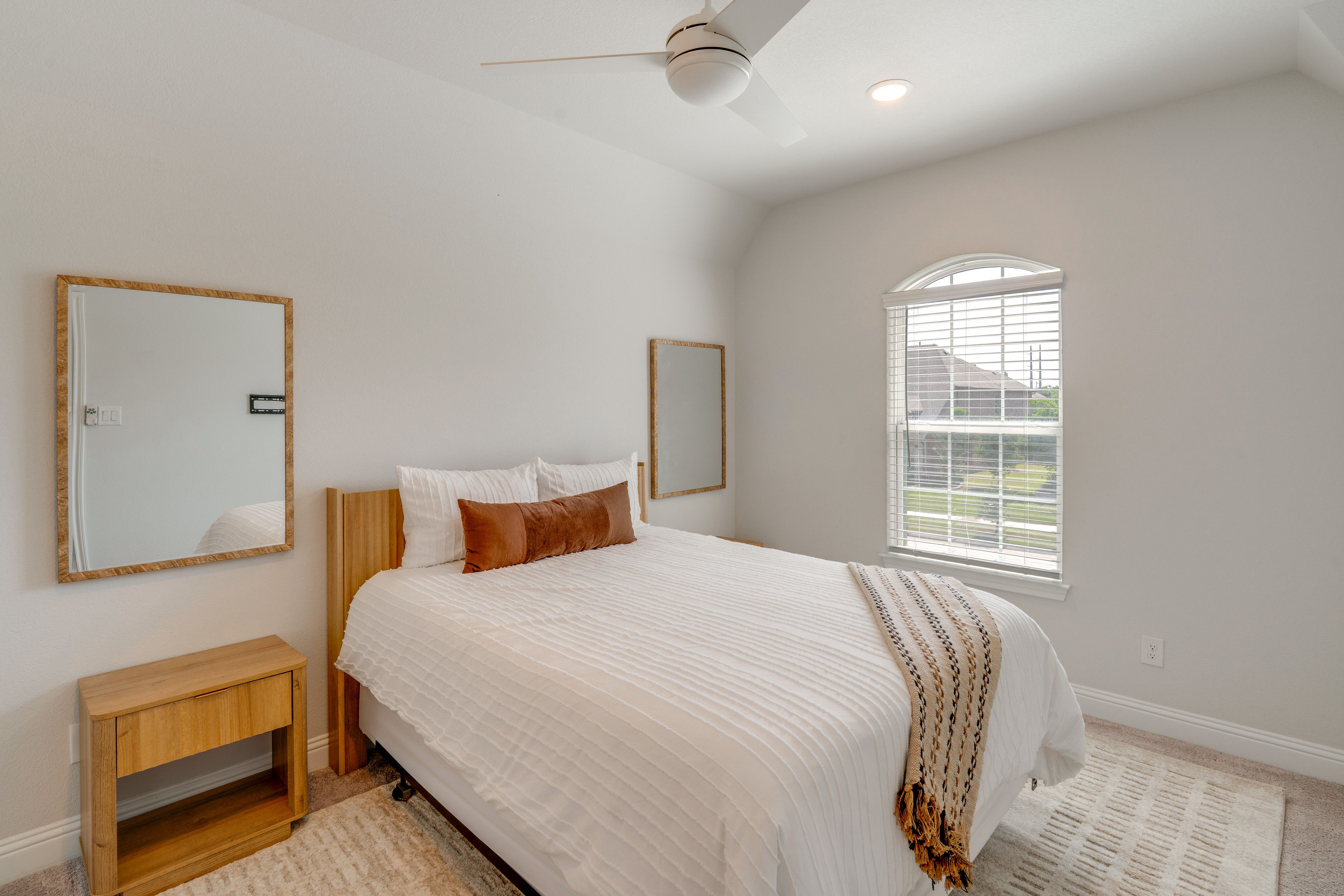 Bedroom 4 | Queen Bed | 2nd Floor