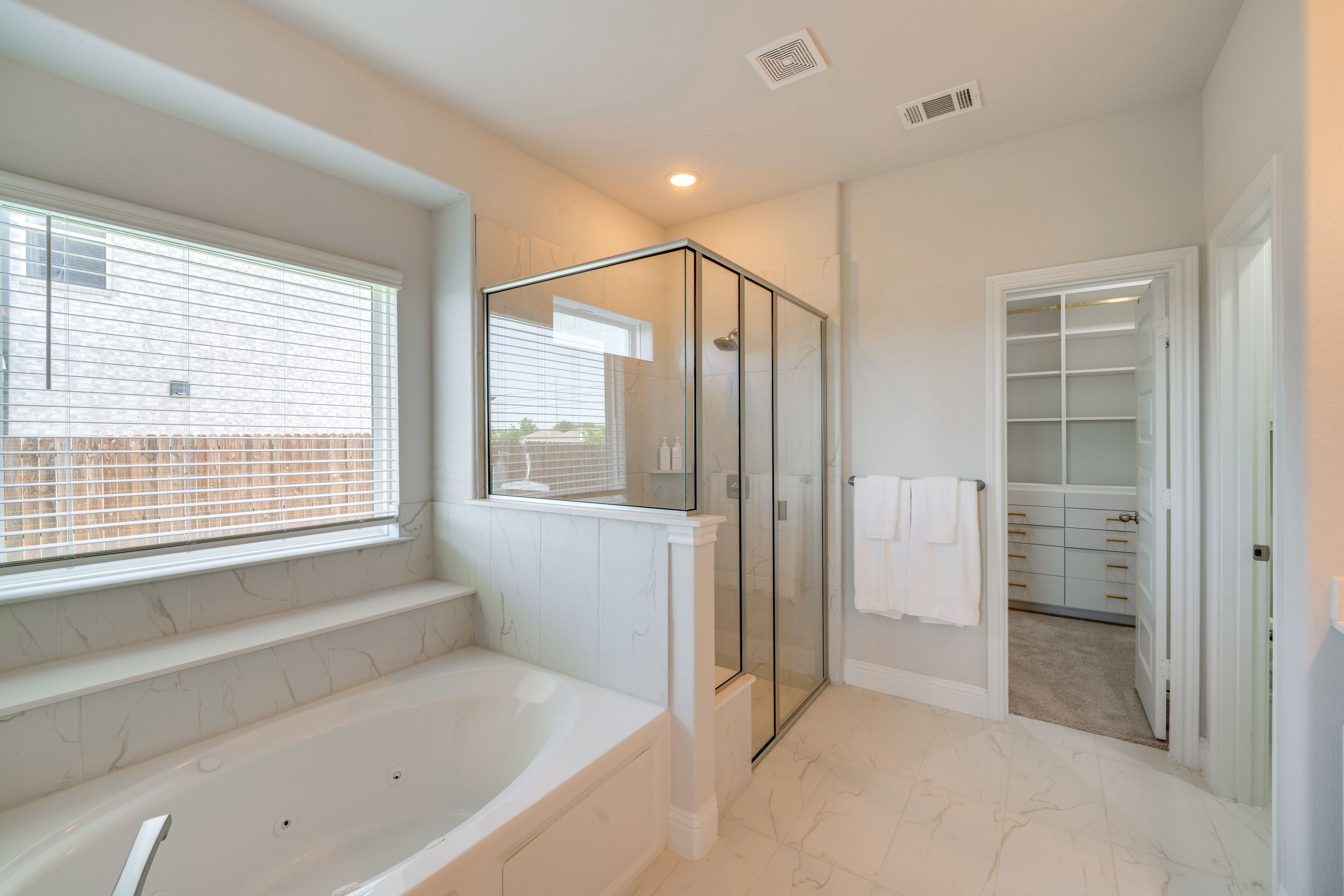 En-Suite Bathroom | 1st Floor