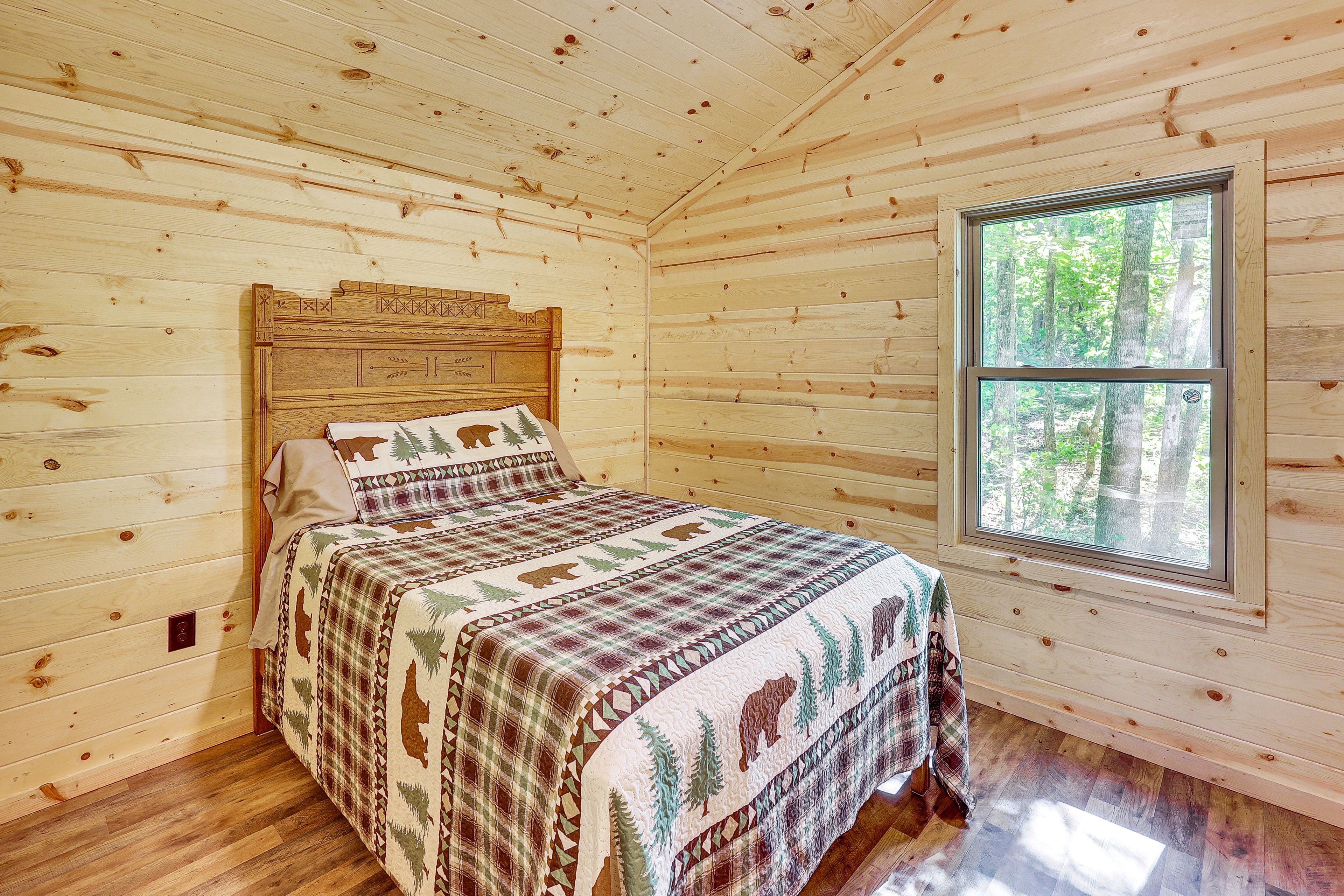 Bedroom | Full Bed