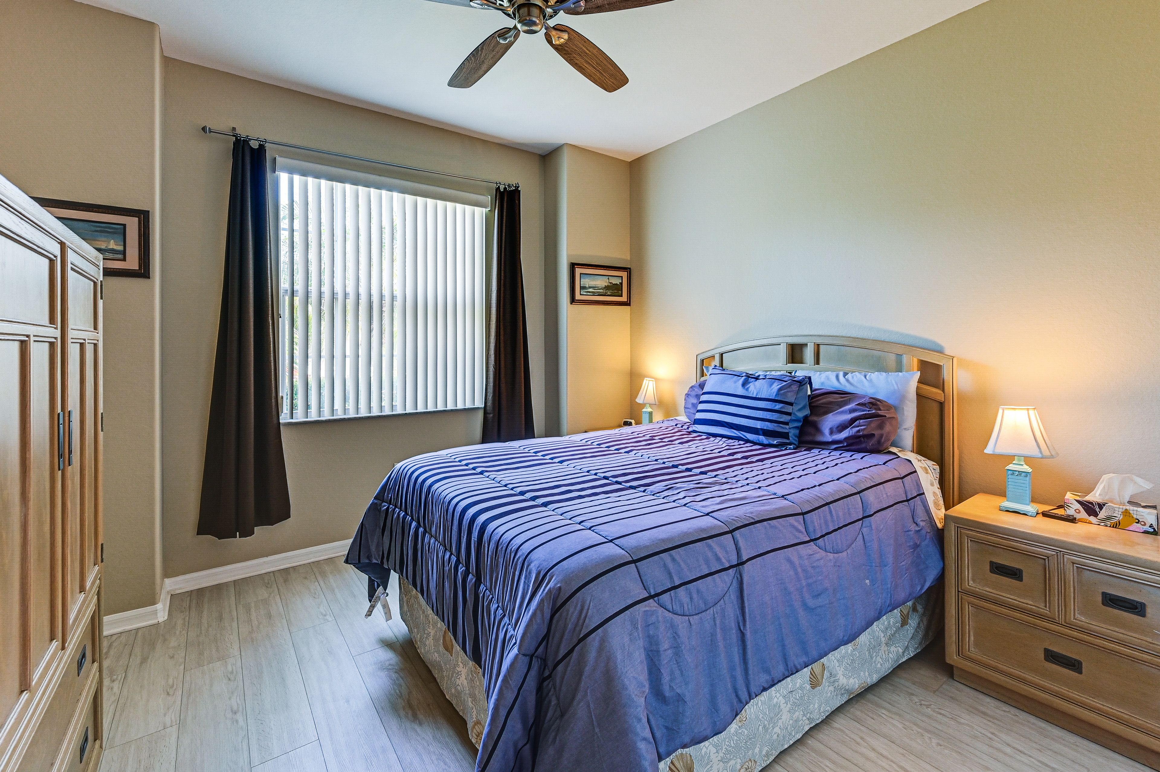 Bedroom 3 | Queen Bed