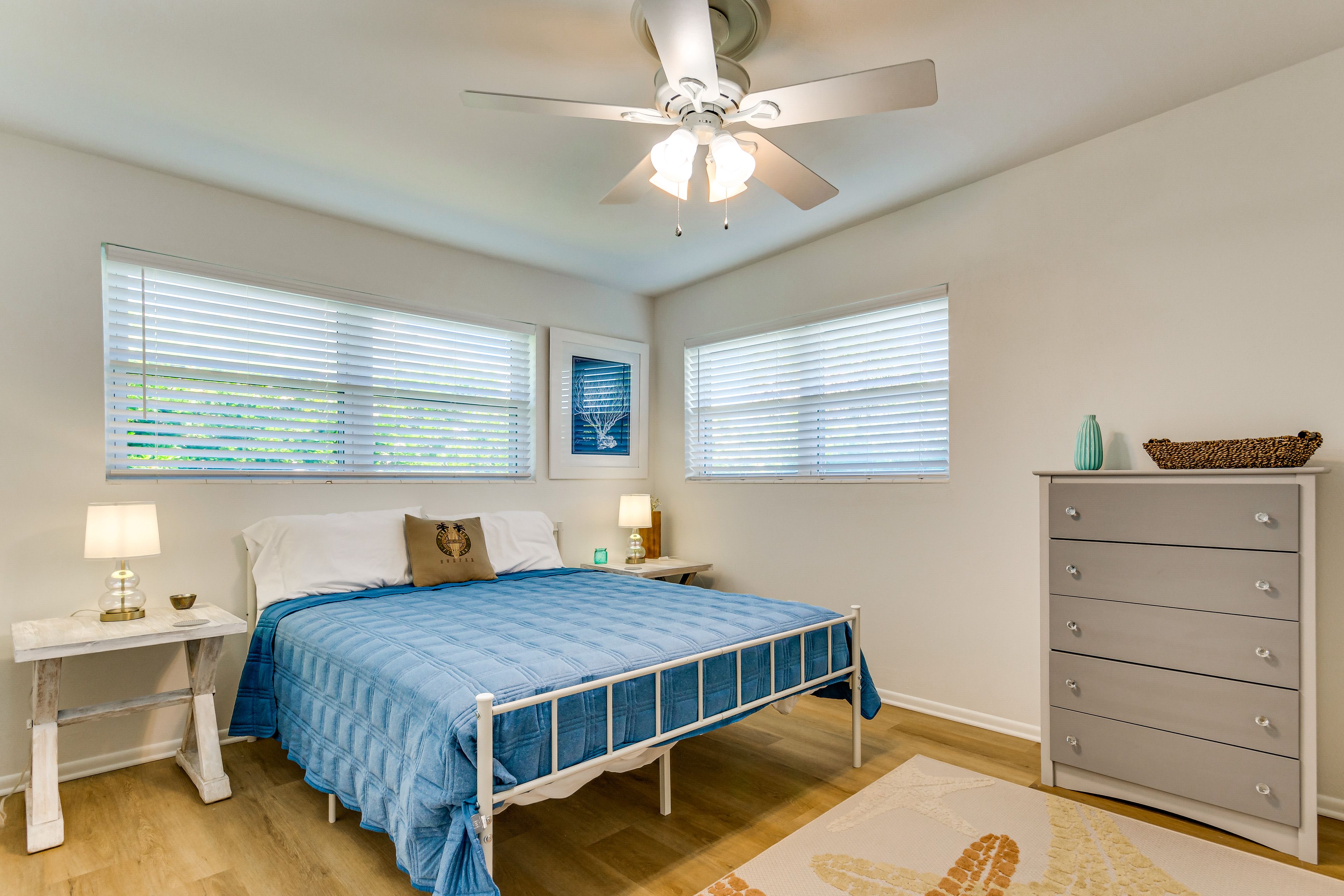 Bedroom 2 | Queen Bed