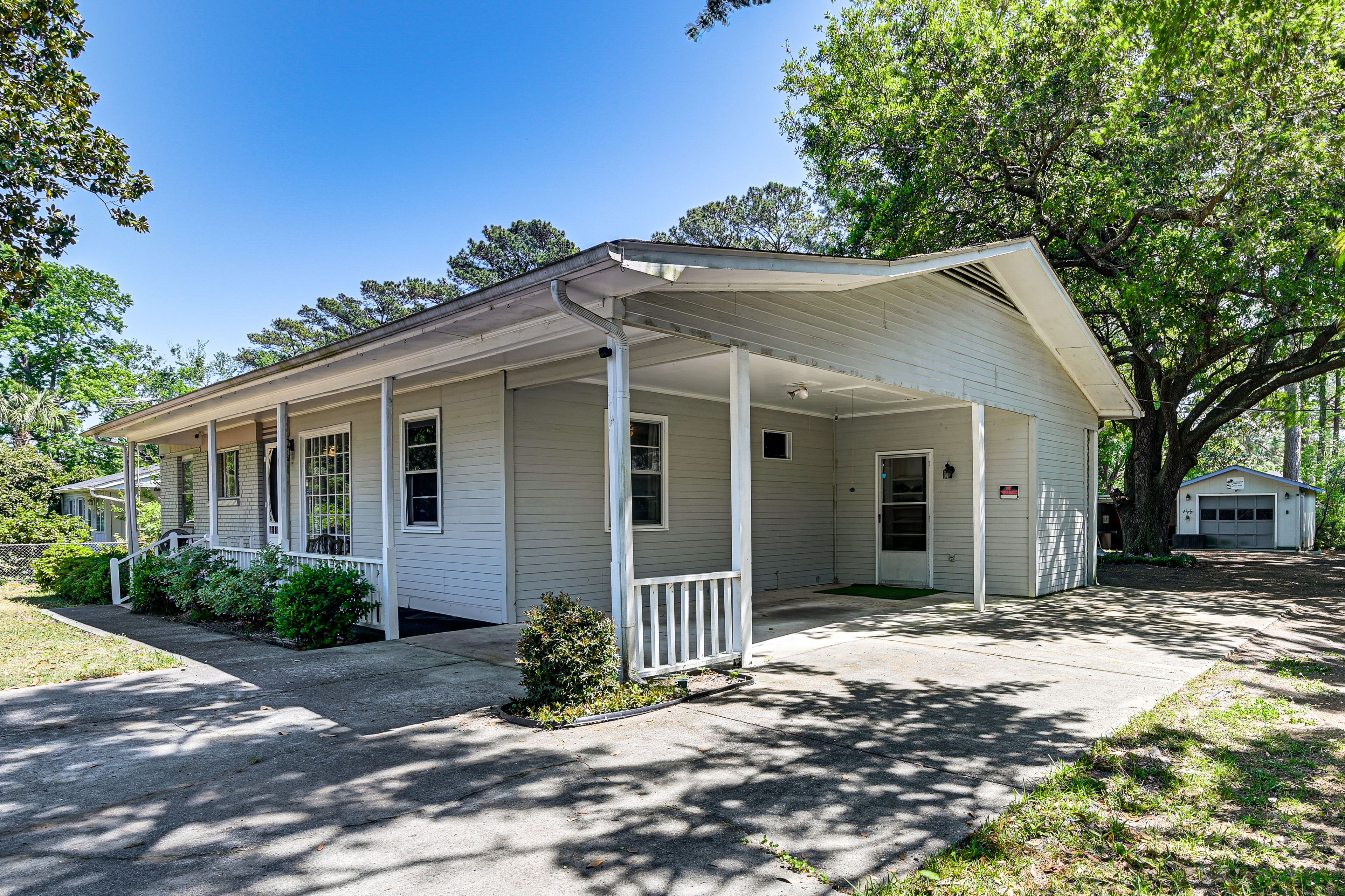 Parking | Carport (1 Vehicle) | Driveway (2 Vehicles)