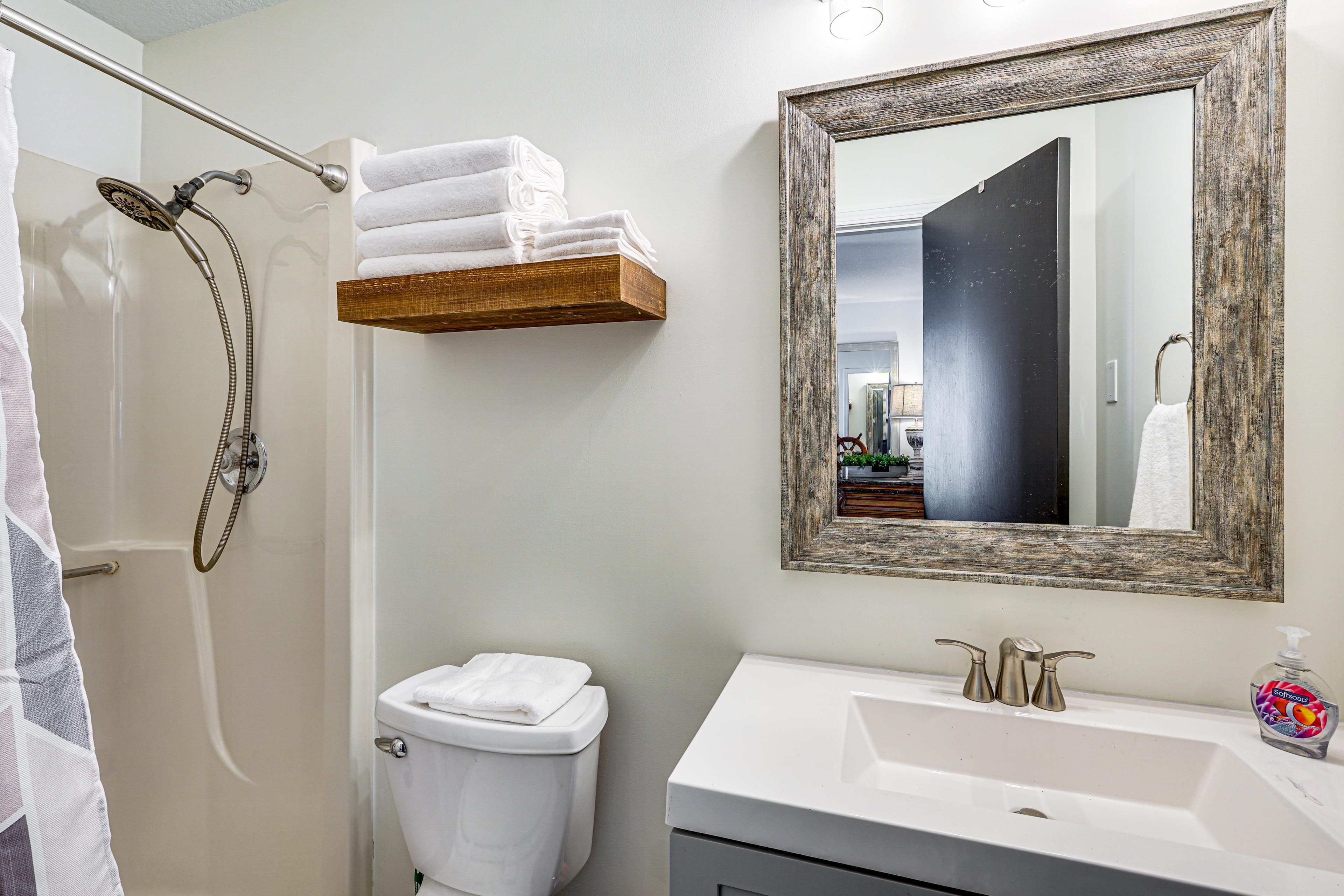 Bathroom | 1st Floor