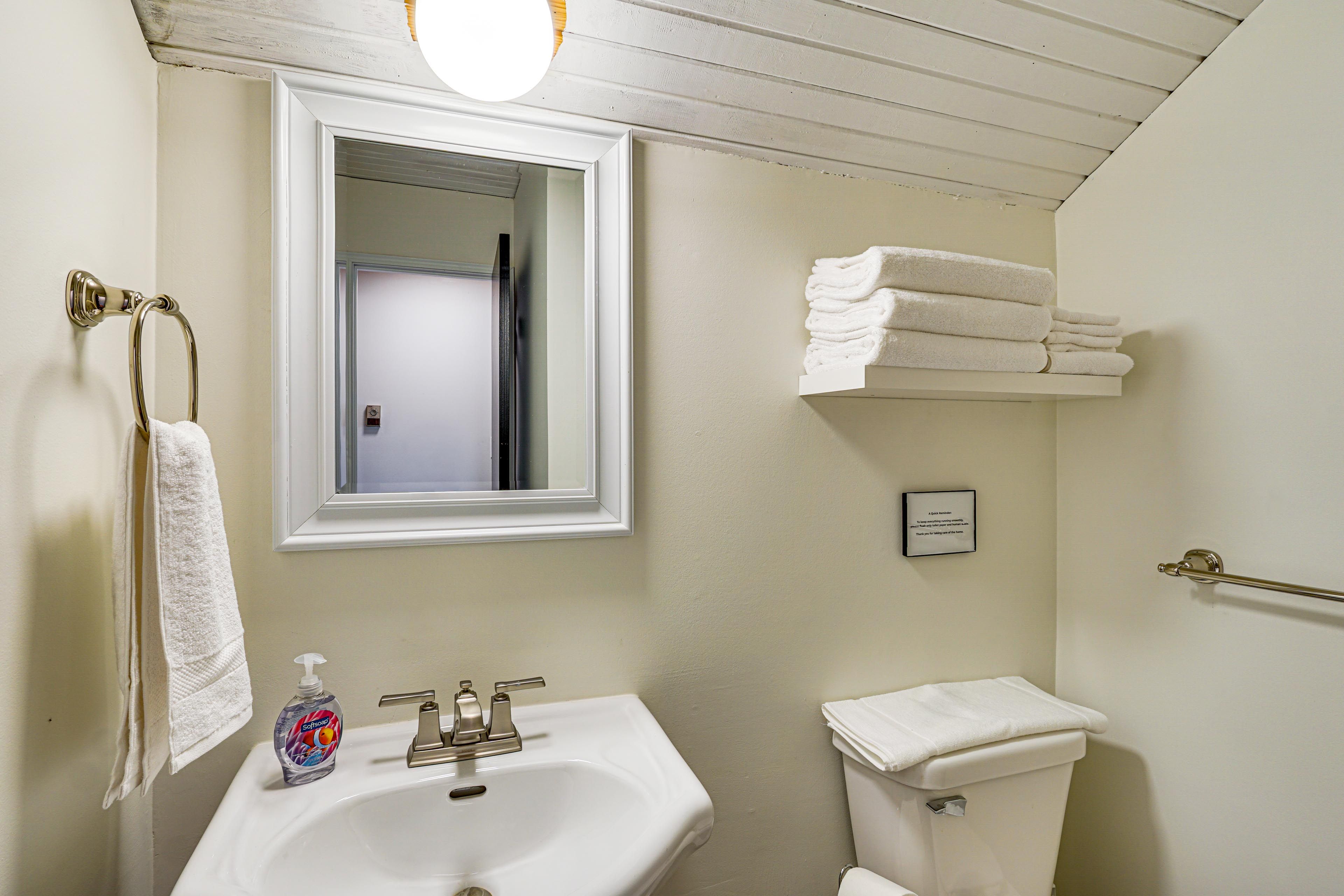 Bathroom | 2nd Floor