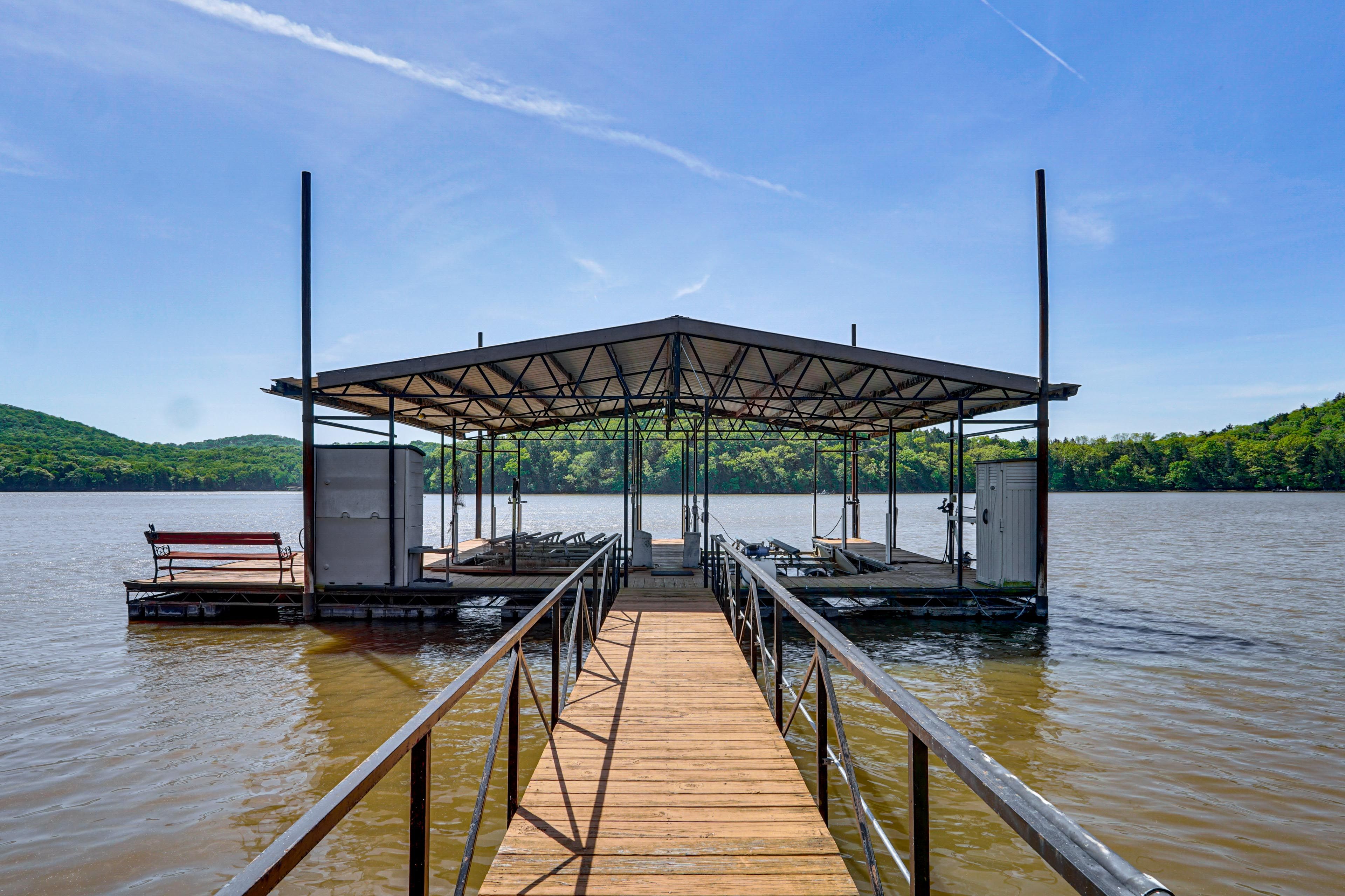 Dock w/ Boat Sling