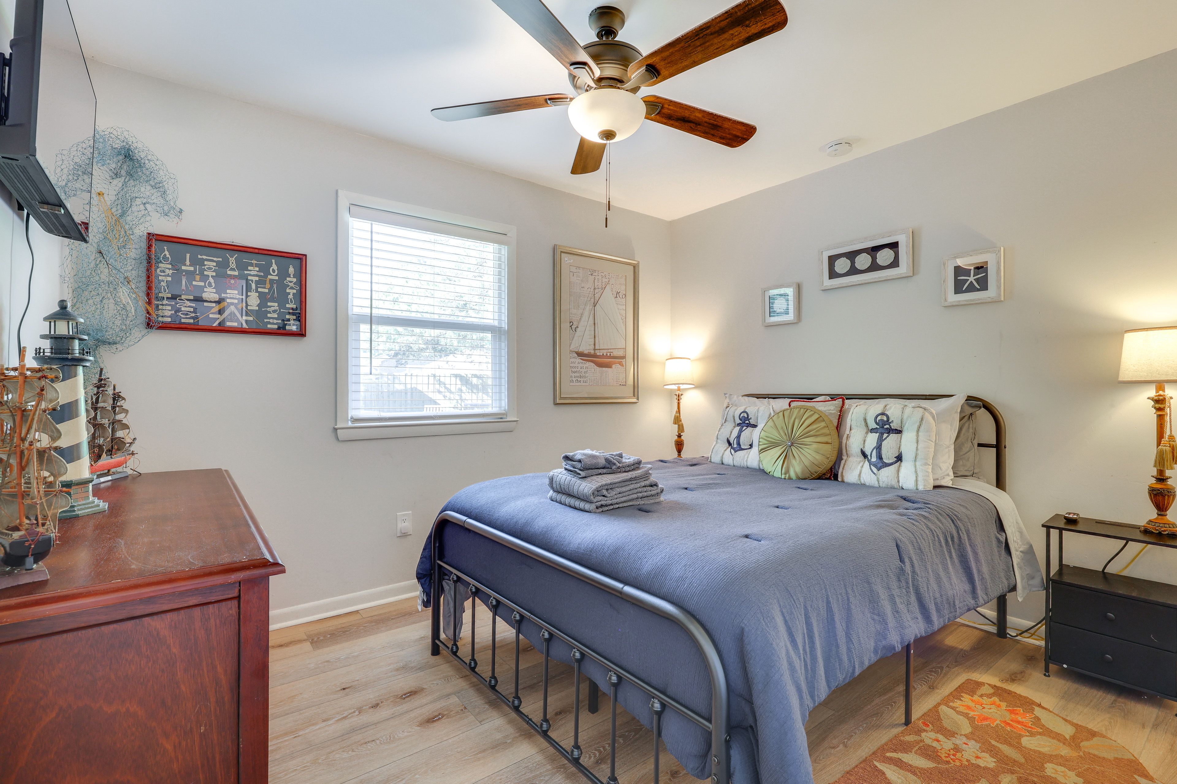 Bedroom 2 | Queen Bed