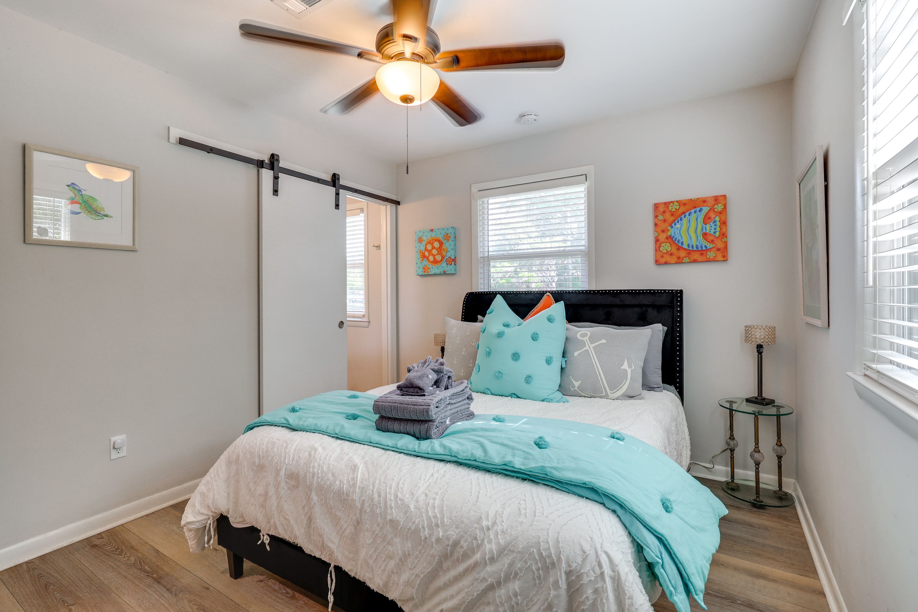 Bedroom 1 | Queen Bed