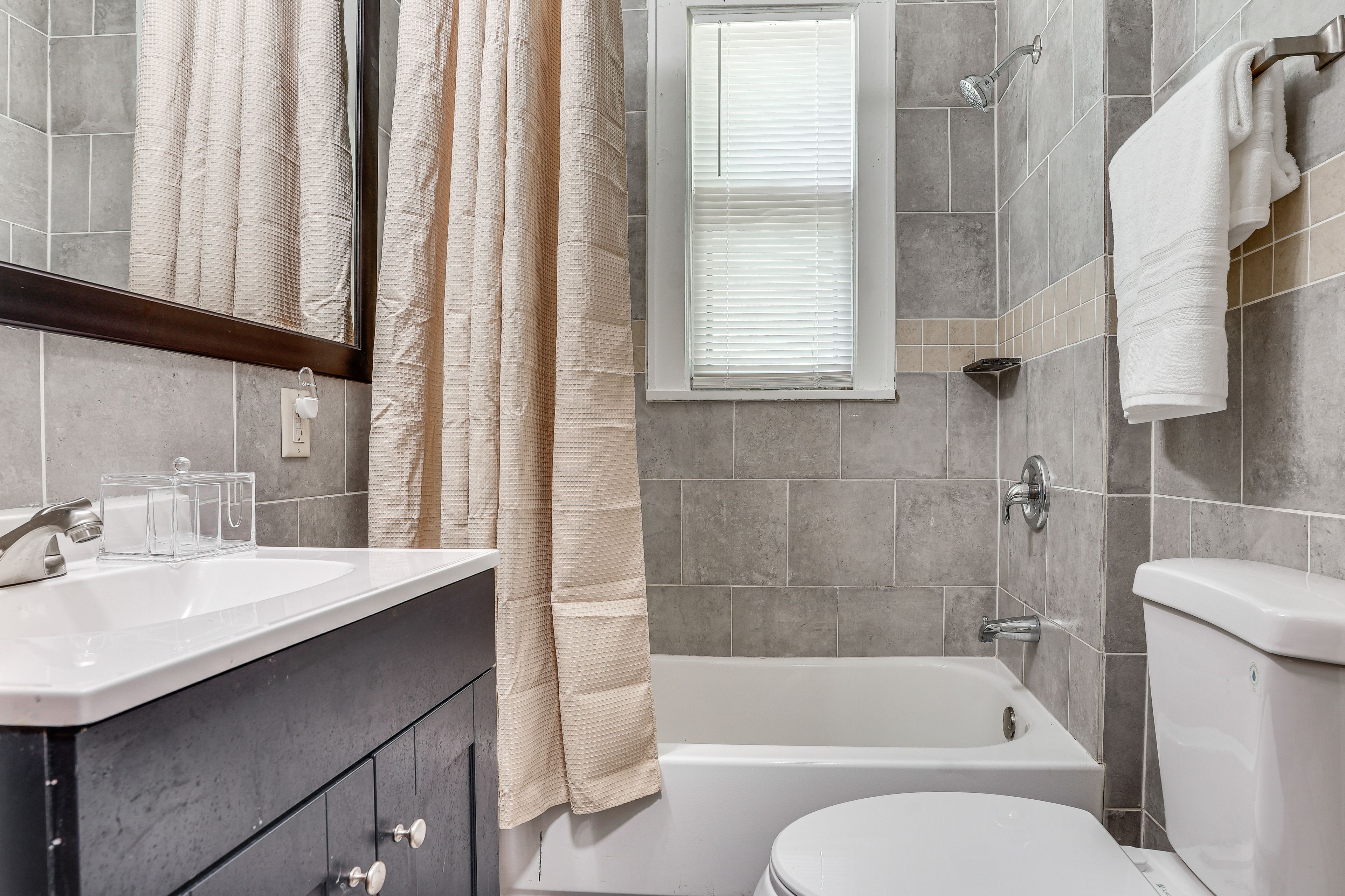 Full Bathroom