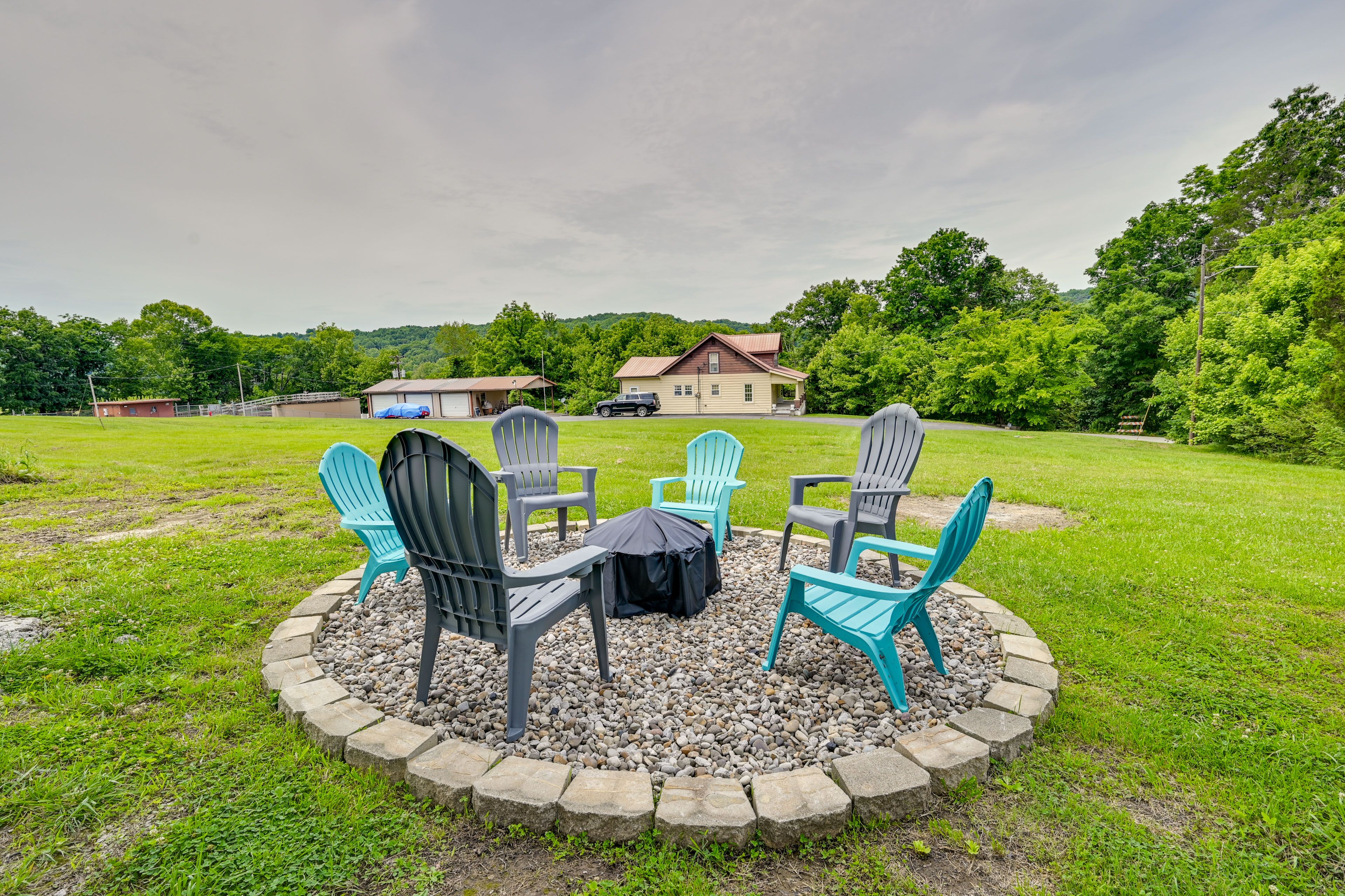 Fire Pit | Adirondack Chairs