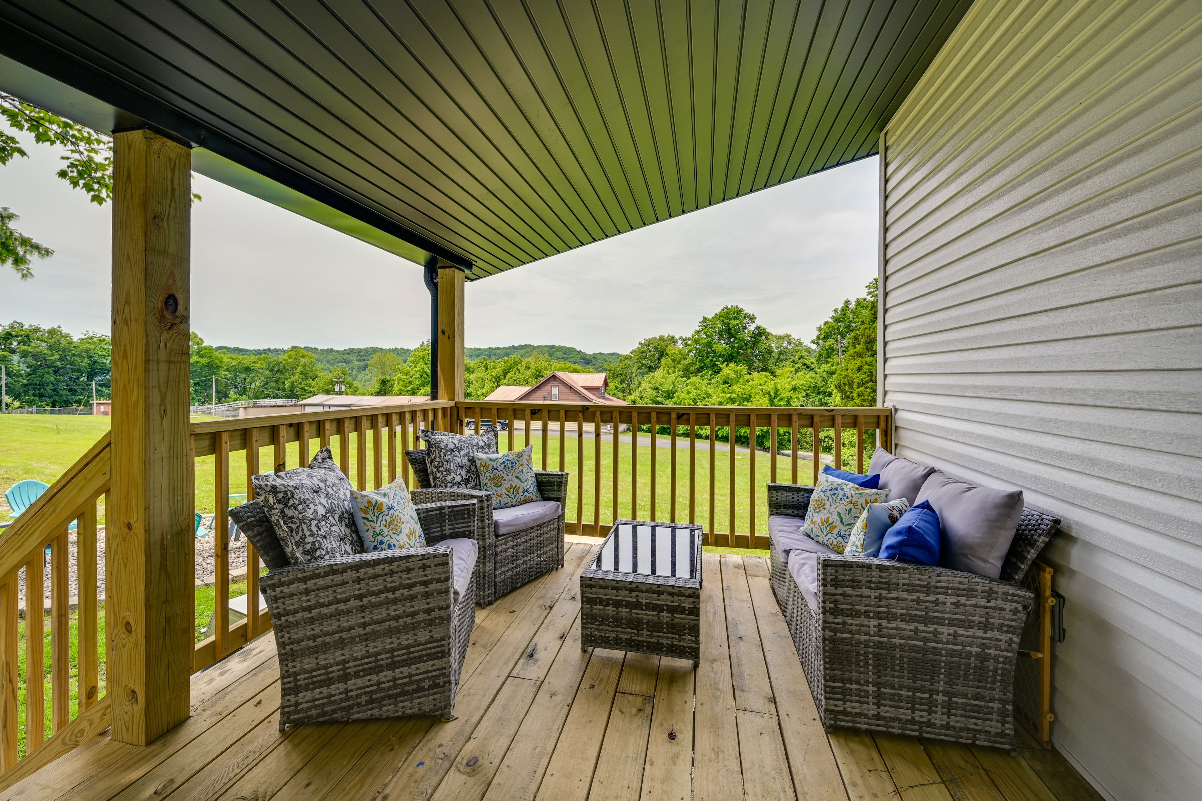 Deck | Covered & Furnished