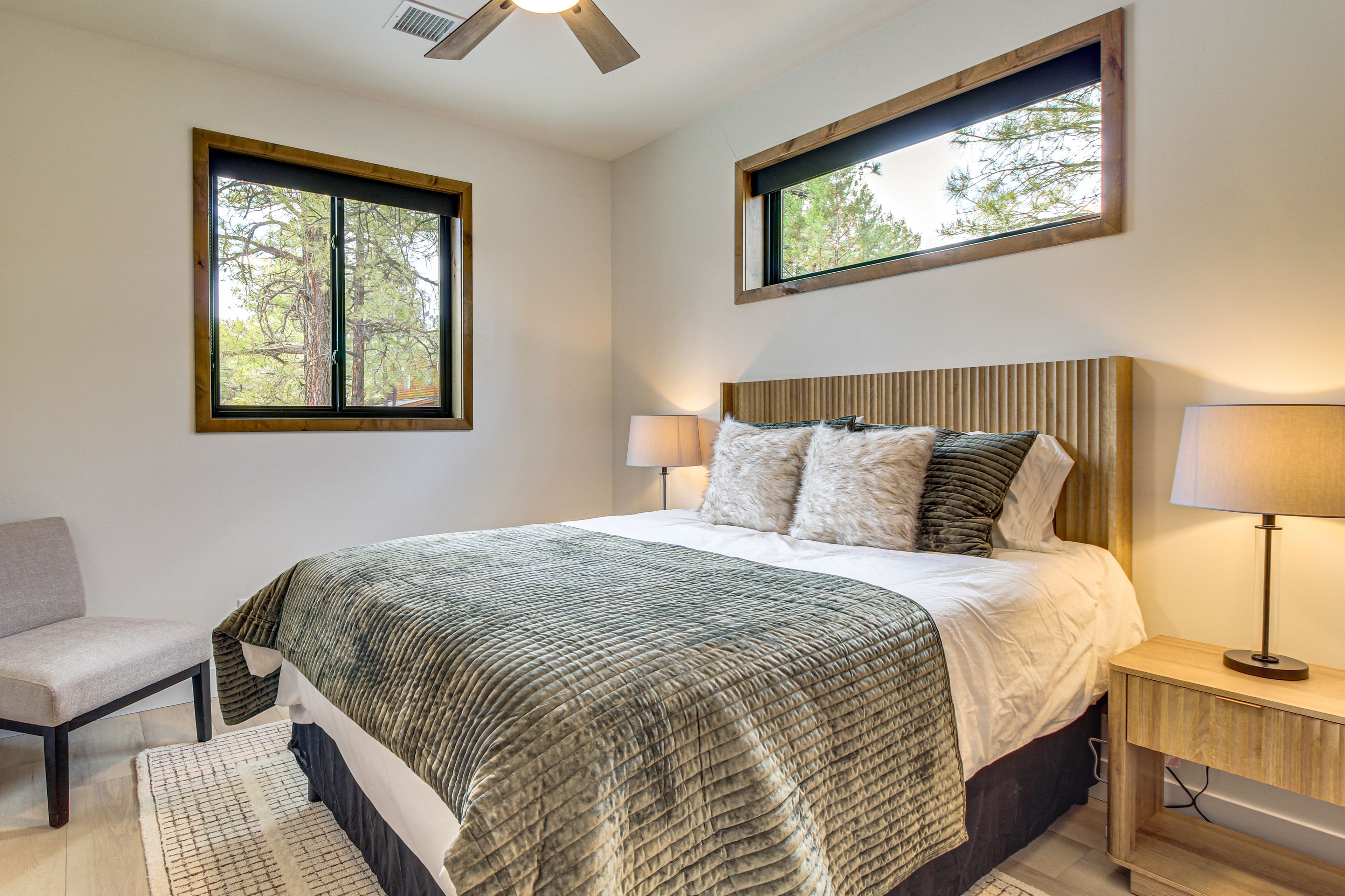 Bedroom 2 | Queen Bed