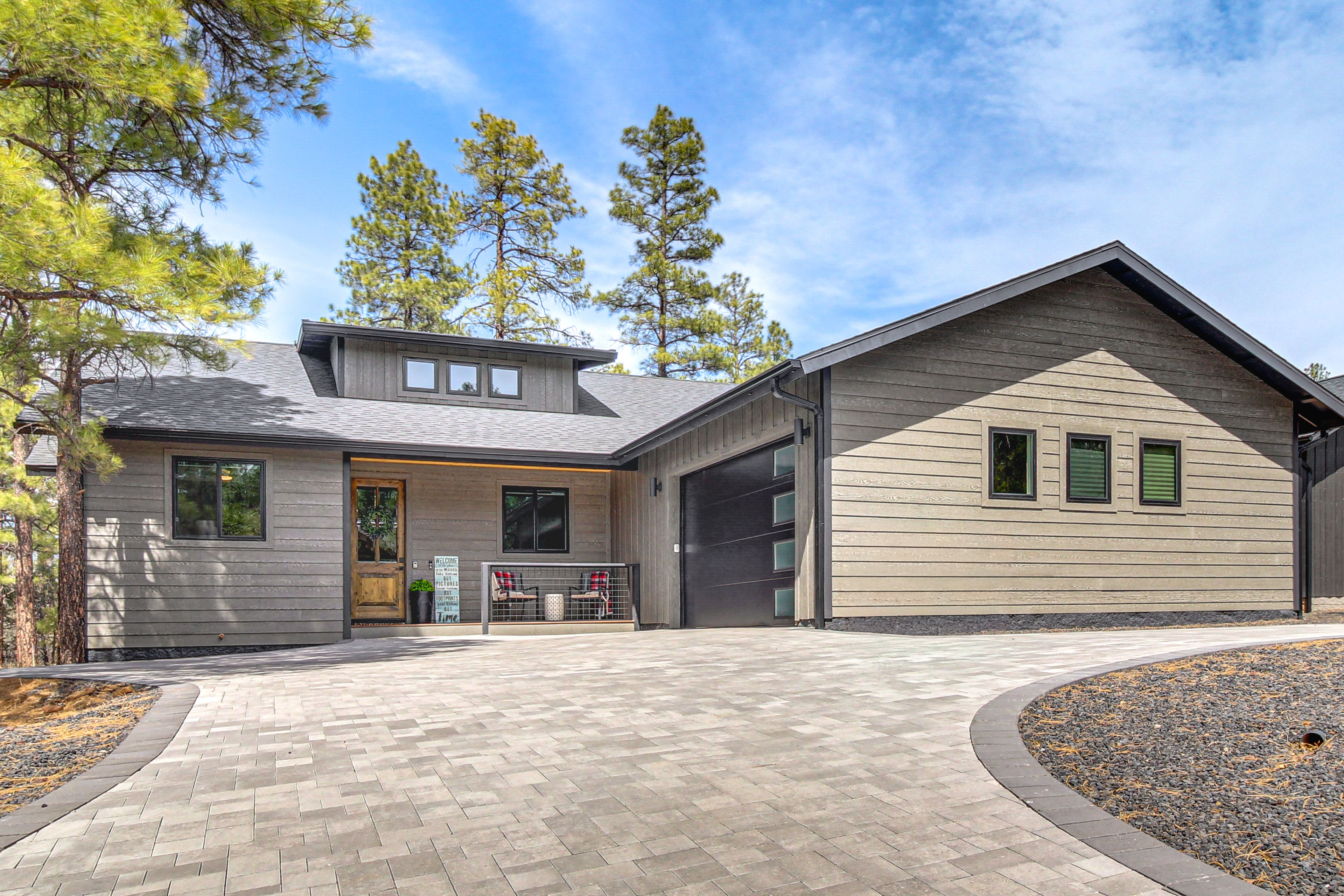 Exterior | Driveway (1 Vehicle) | Garage (2 Vehicles)