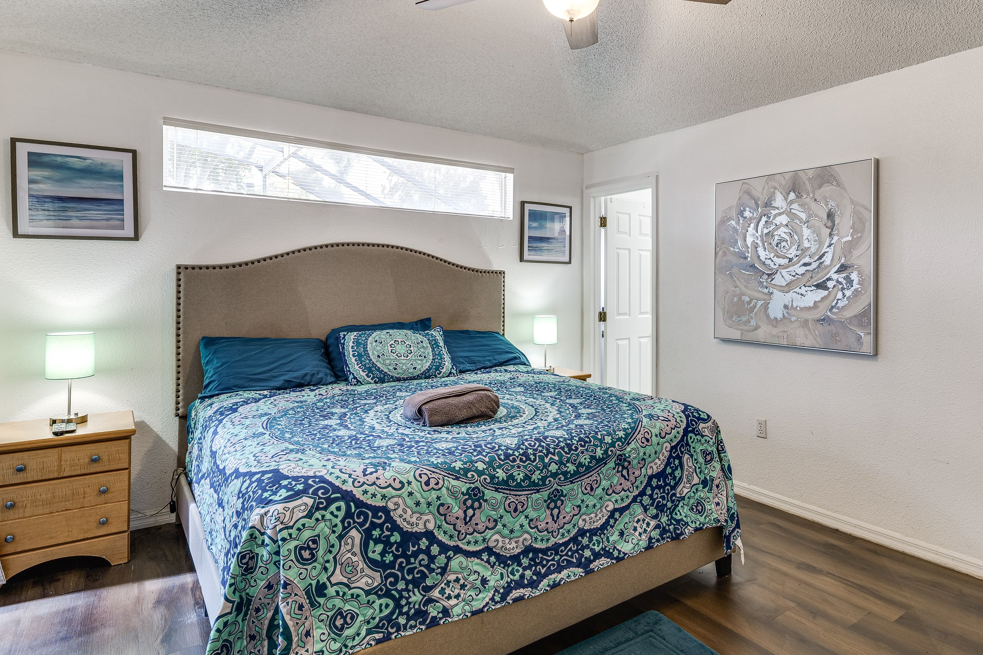 Bedroom 1 | King Bed