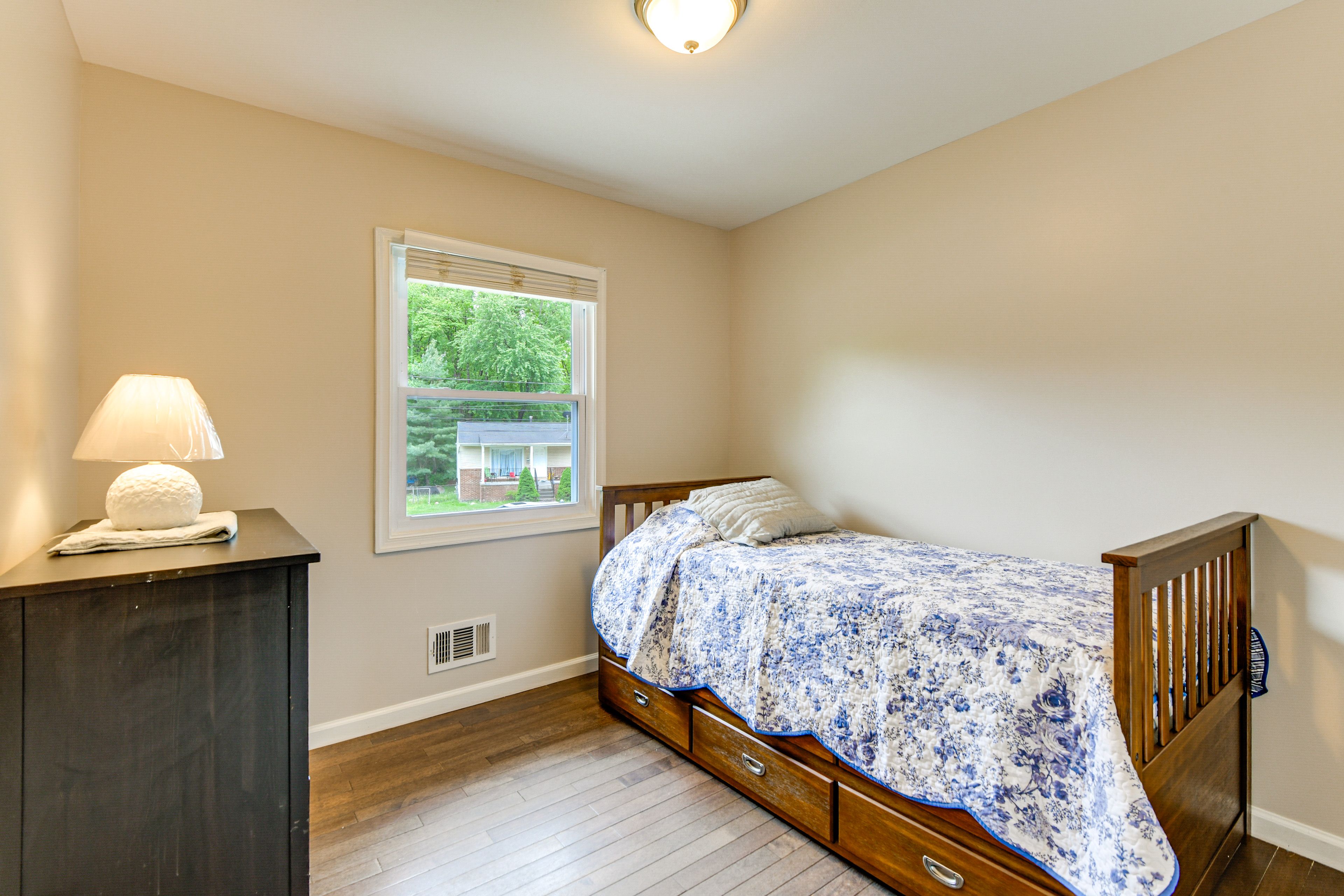 Bedroom 4 | Twin Bed | Main Level