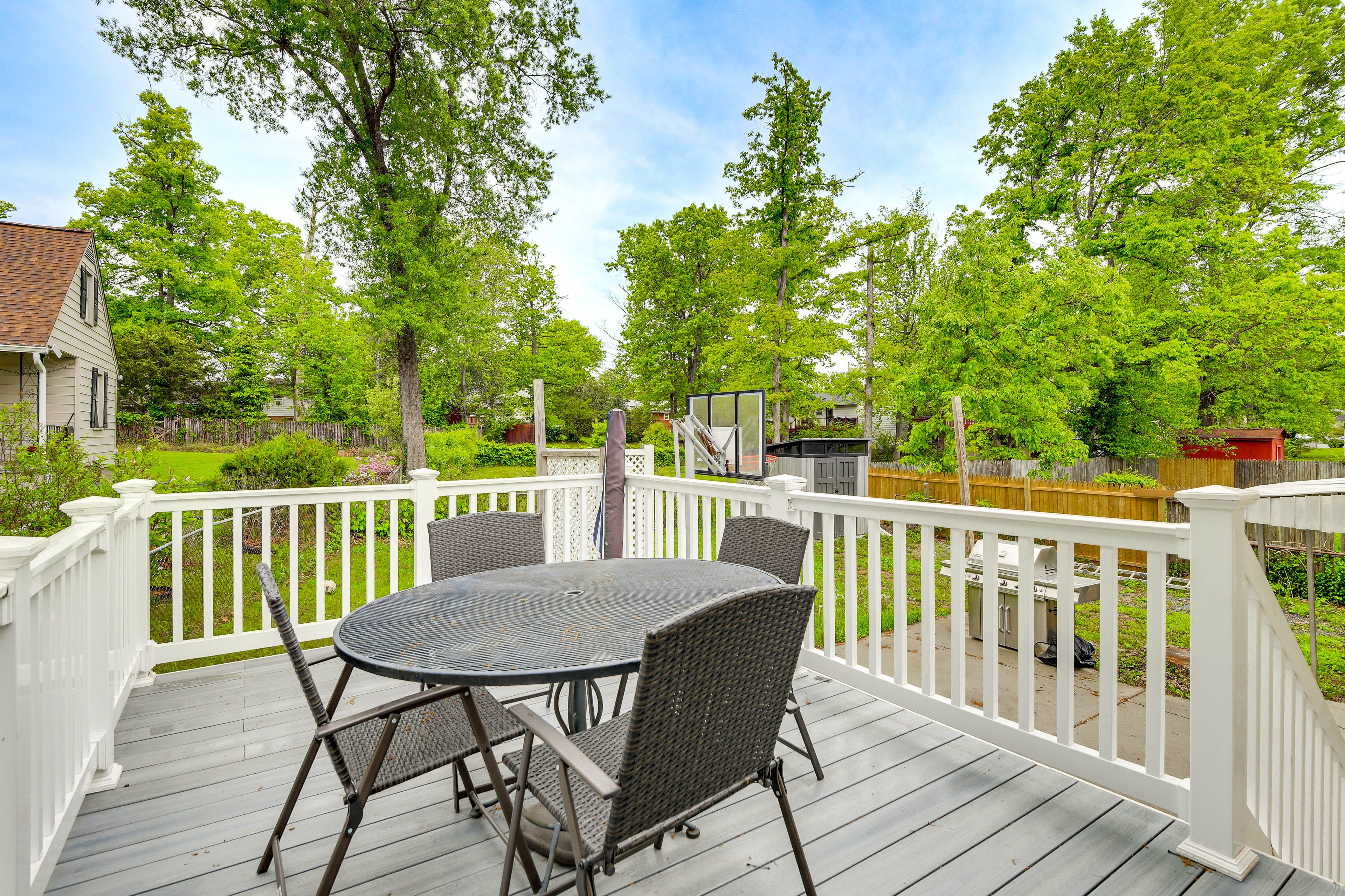 Lanham Vacation Rental | 4BR | 2BA | 1,122 Sq Ft | Stairs Required
