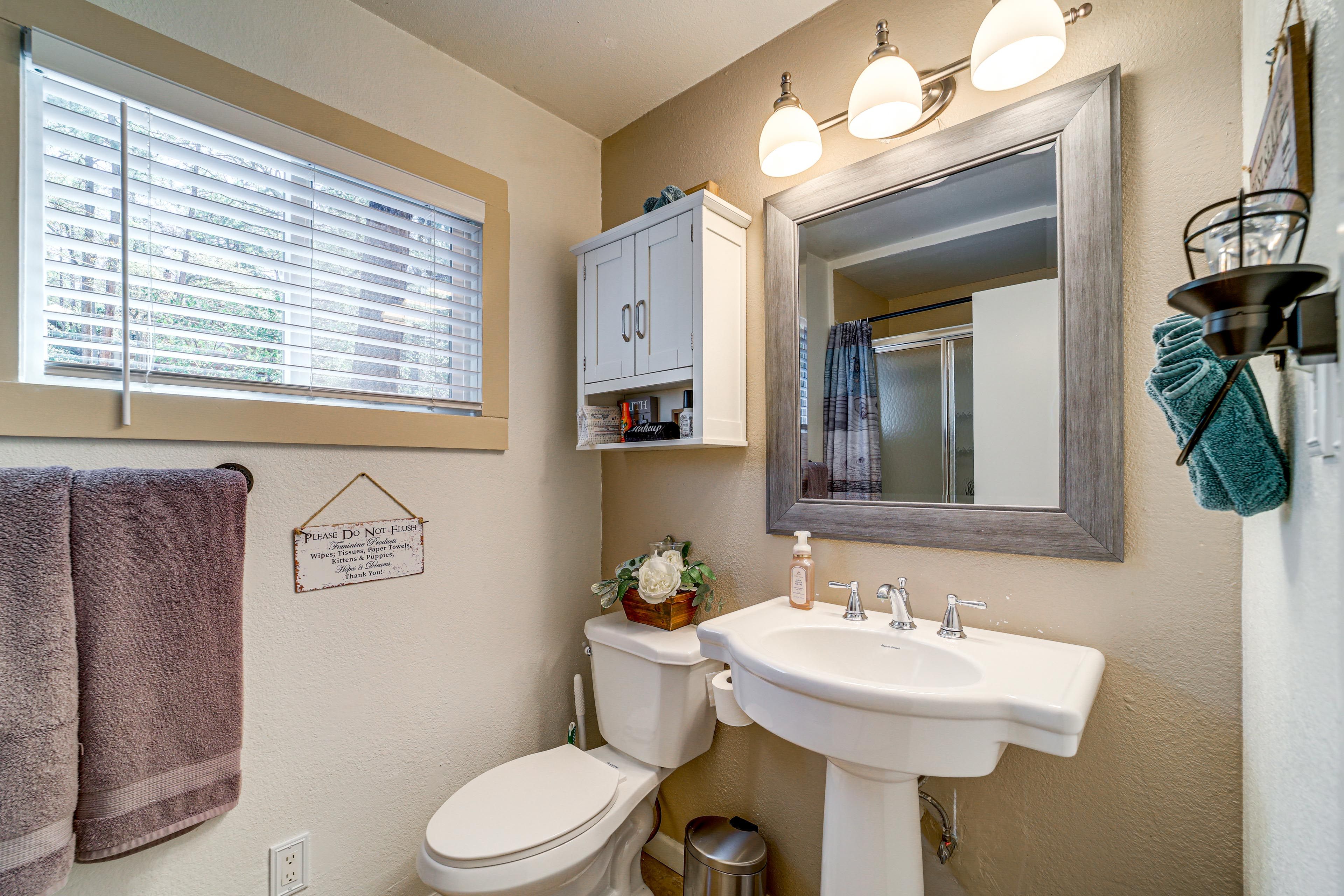 Bathroom | 1st Floor