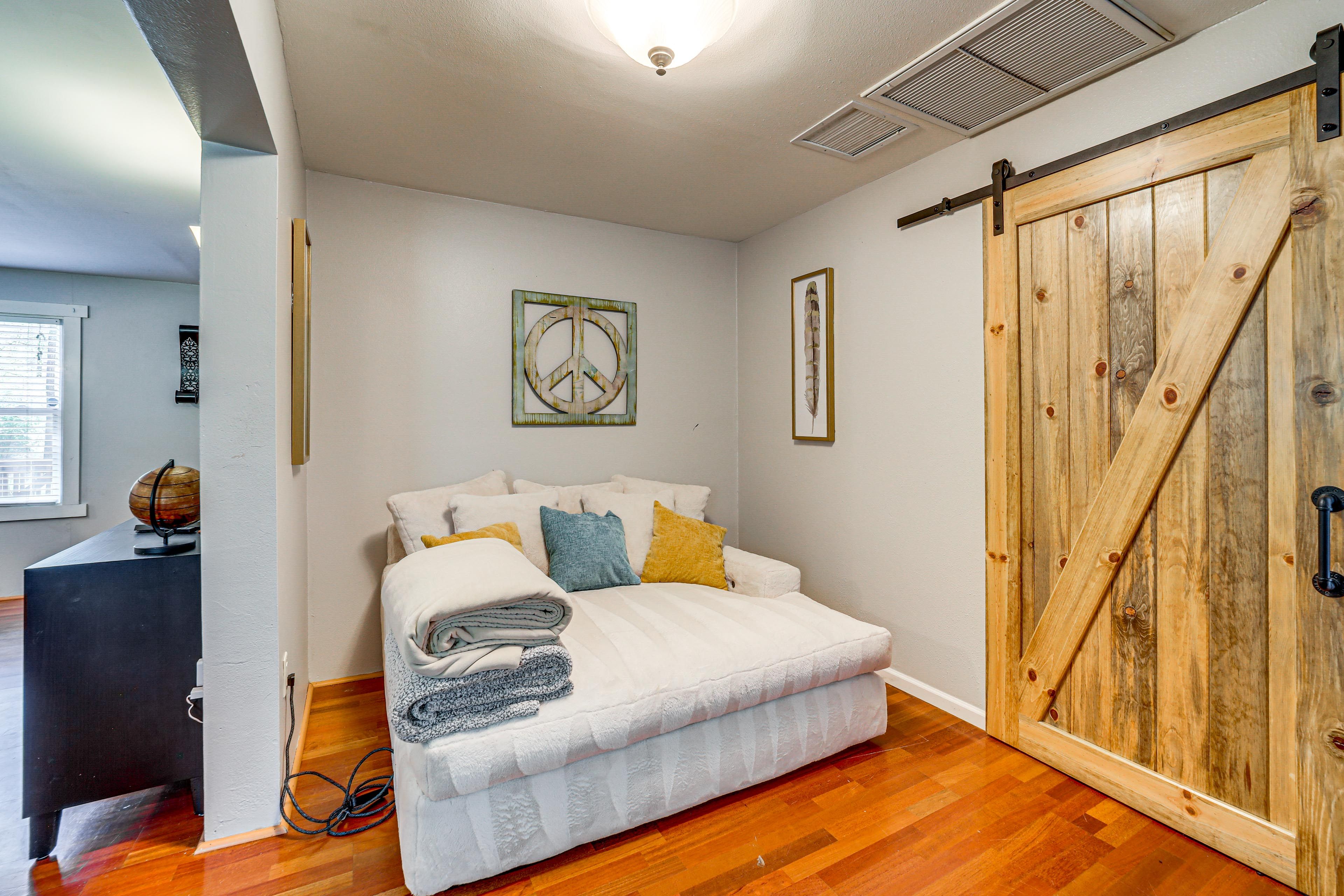 Reading Nook | 1st Floor